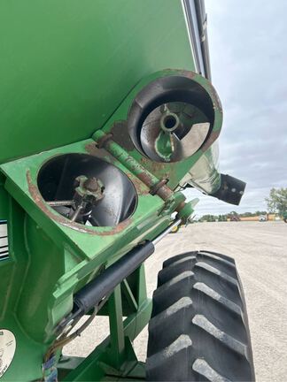 2001 Brent 672 Grain Cart