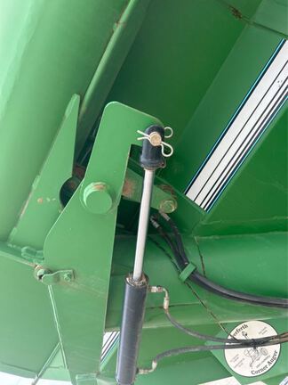 2001 Brent 672 Grain Cart