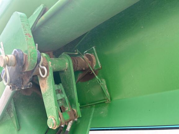 2001 Brent 672 Grain Cart