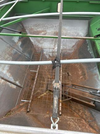 2001 Brent 672 Grain Cart