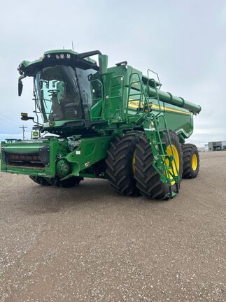 2024 John Deere X9 1000 Combine