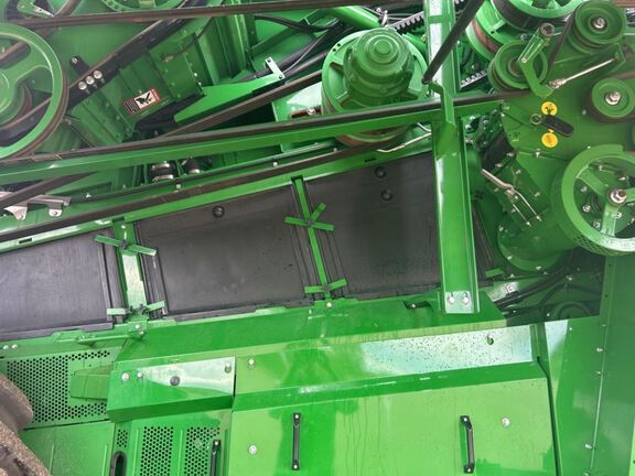 2024 John Deere X9 1000 Combine