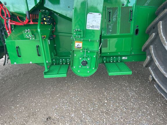 2024 John Deere X9 1000 Combine