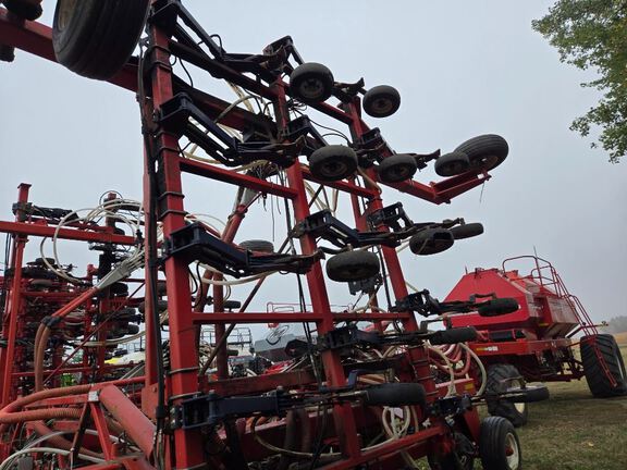 2011 Morris CONTOUR Air Seeder