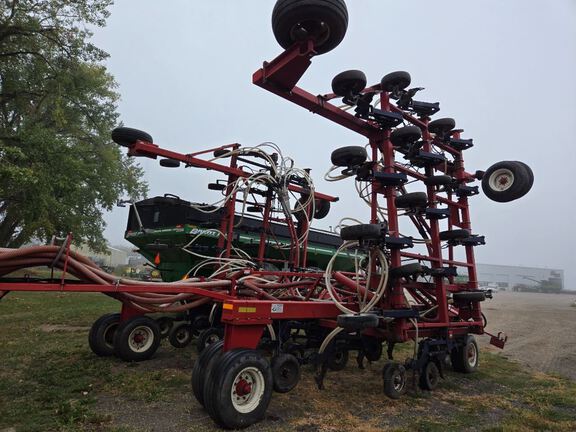 2011 Morris CONTOUR Air Seeder
