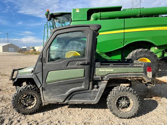 2022 John Deere XUV835M ATV