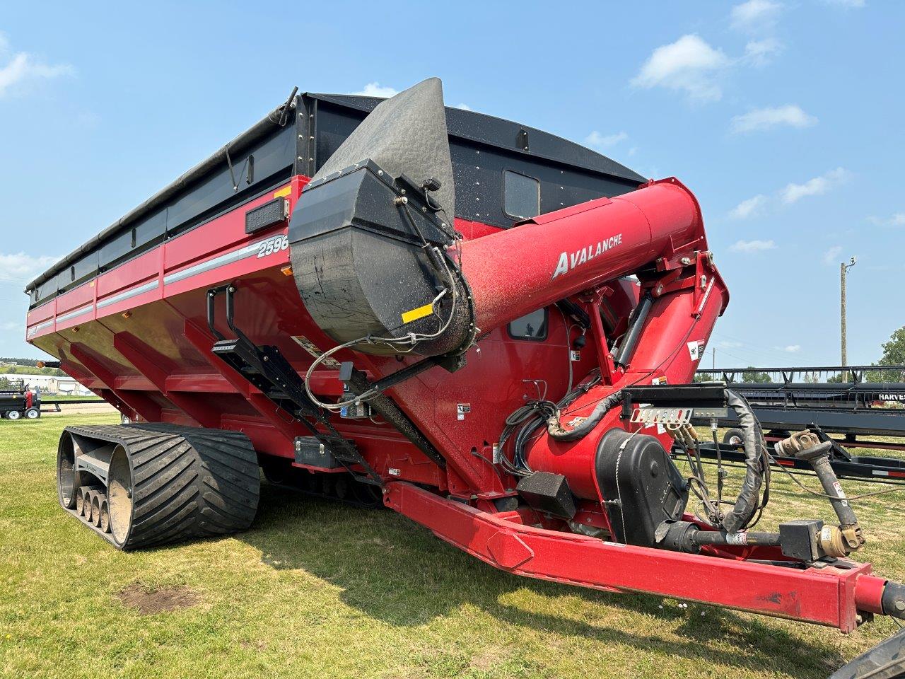 2022 Brent 2596 Grain Cart