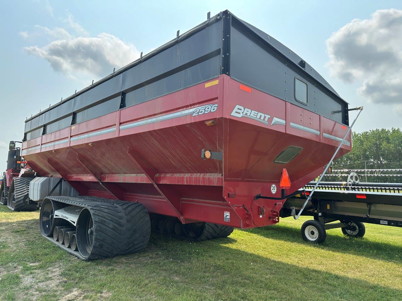 2022 Brent 2596 Grain Cart