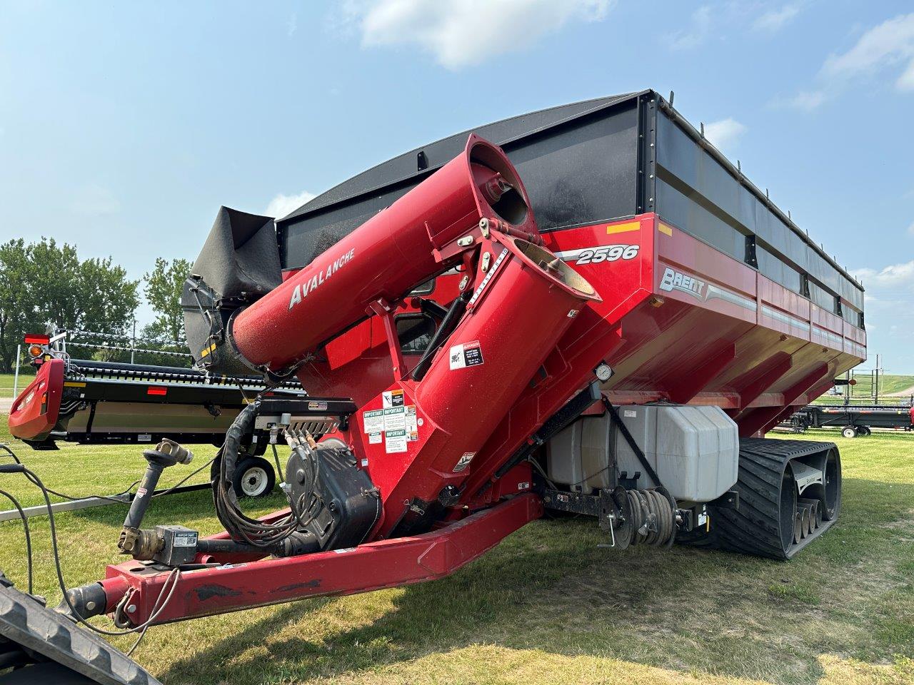 2022 Brent 2596 Grain Cart