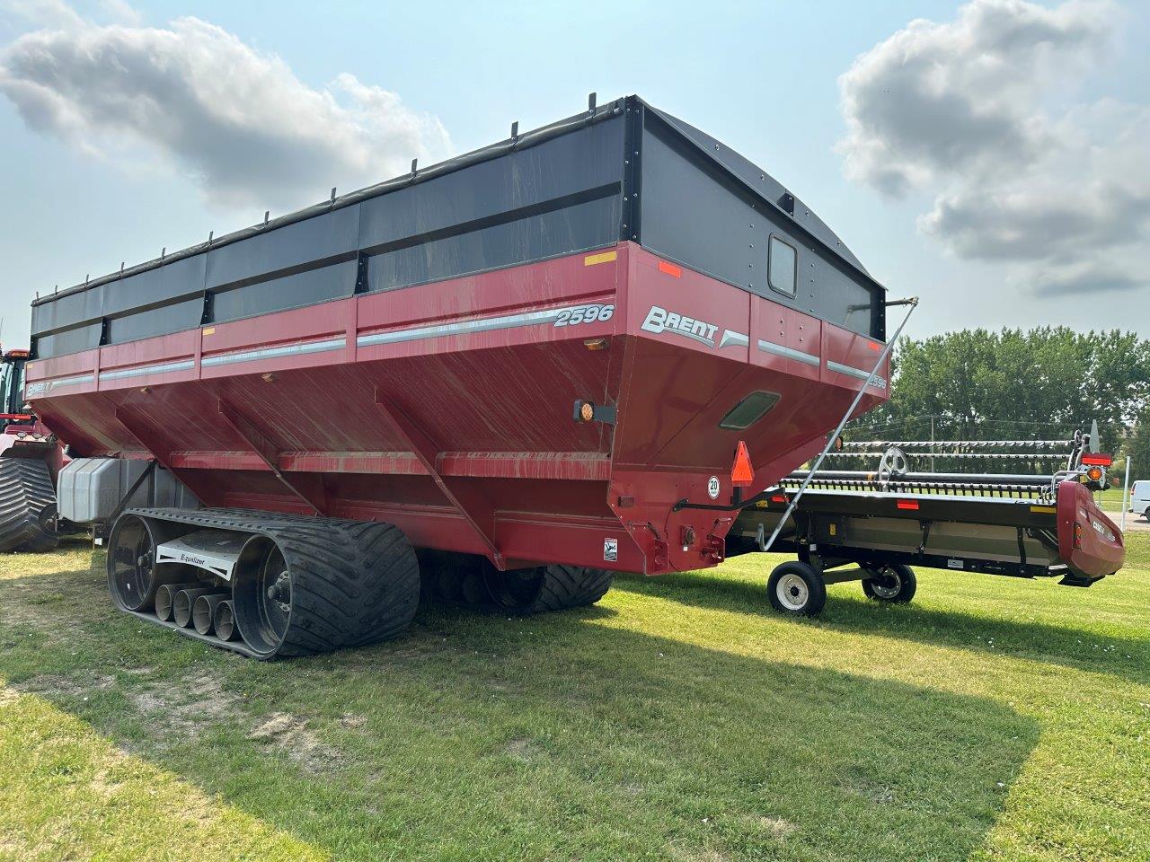 2022 Brent 2596 Grain Cart