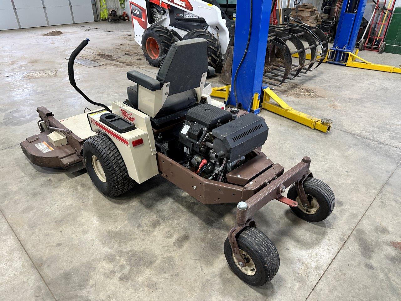 2000 Grasshopper 720 Mower/Zero Turn