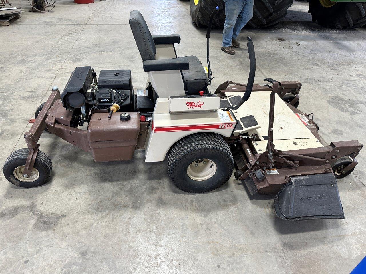 2000 Grasshopper 720 Mower/Zero Turn