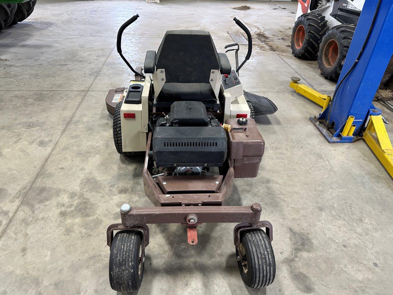 2000 Grasshopper 720 Mower/Zero Turn