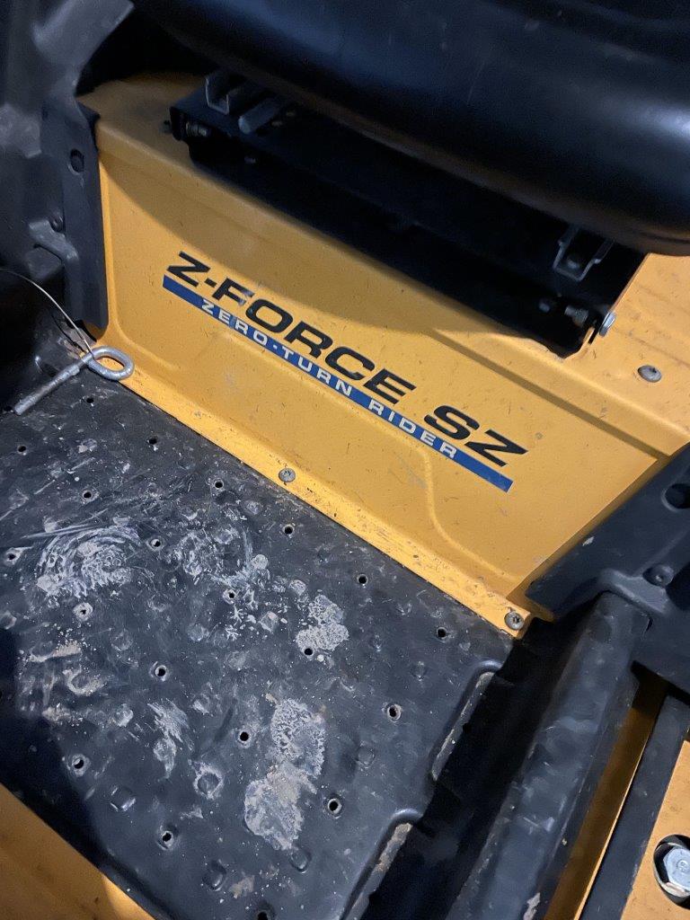 2015 Cub Cadet ZF SZ254 KW Mower/Zero Turn