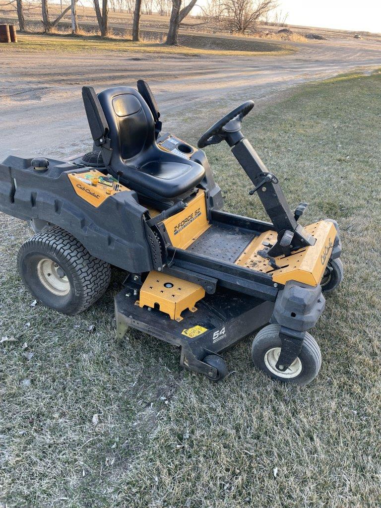 2015 Cub Cadet ZF SZ254 KW Mower/Zero Turn