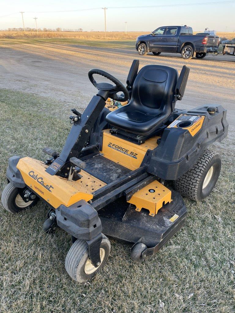 2015 Cub Cadet ZF SZ254 KW Mower/Zero Turn