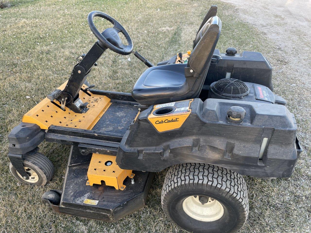 2015 Cub Cadet ZF SZ254 KW Mower/Zero Turn