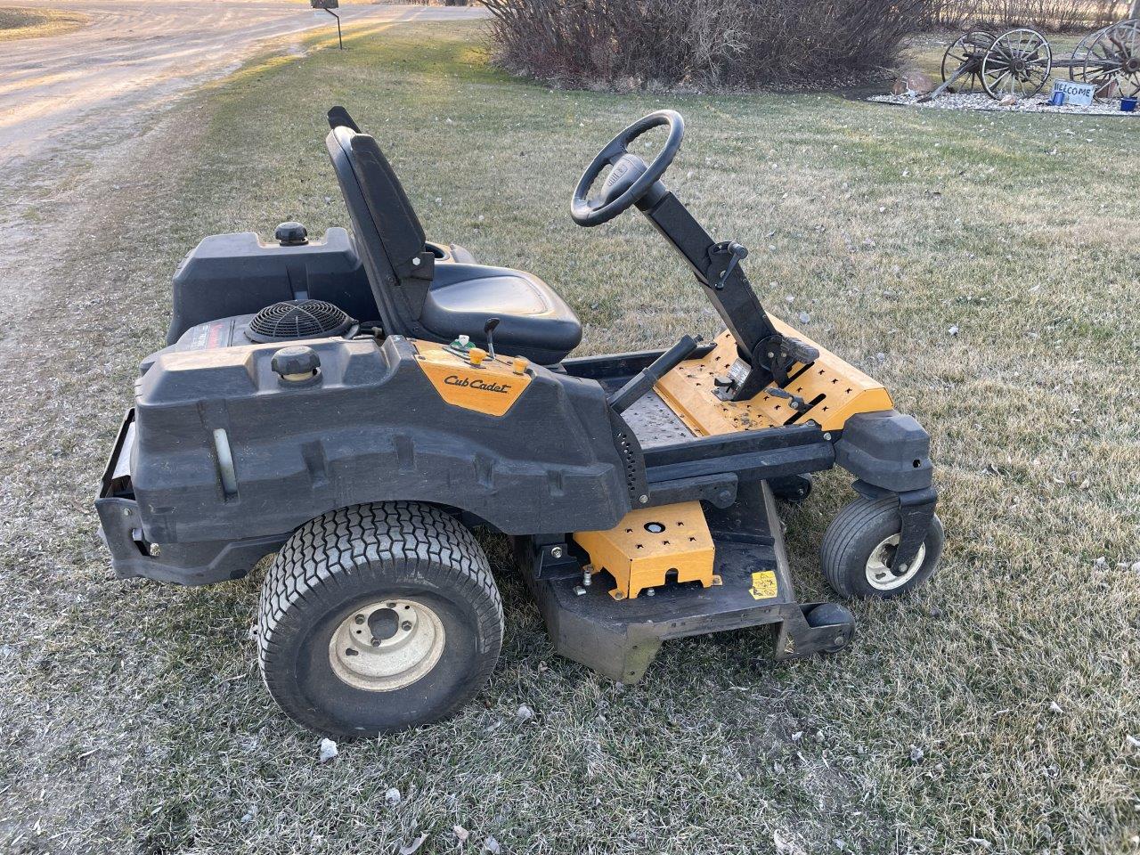 2015 Cub Cadet ZF SZ254 KW Mower/Zero Turn