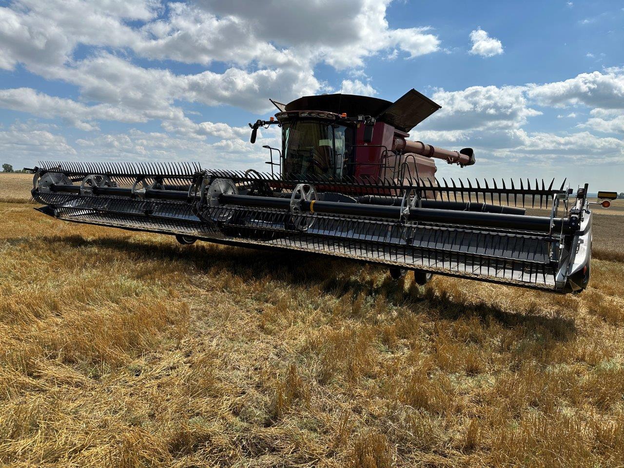 2022 MacDon FD240 Header Combine