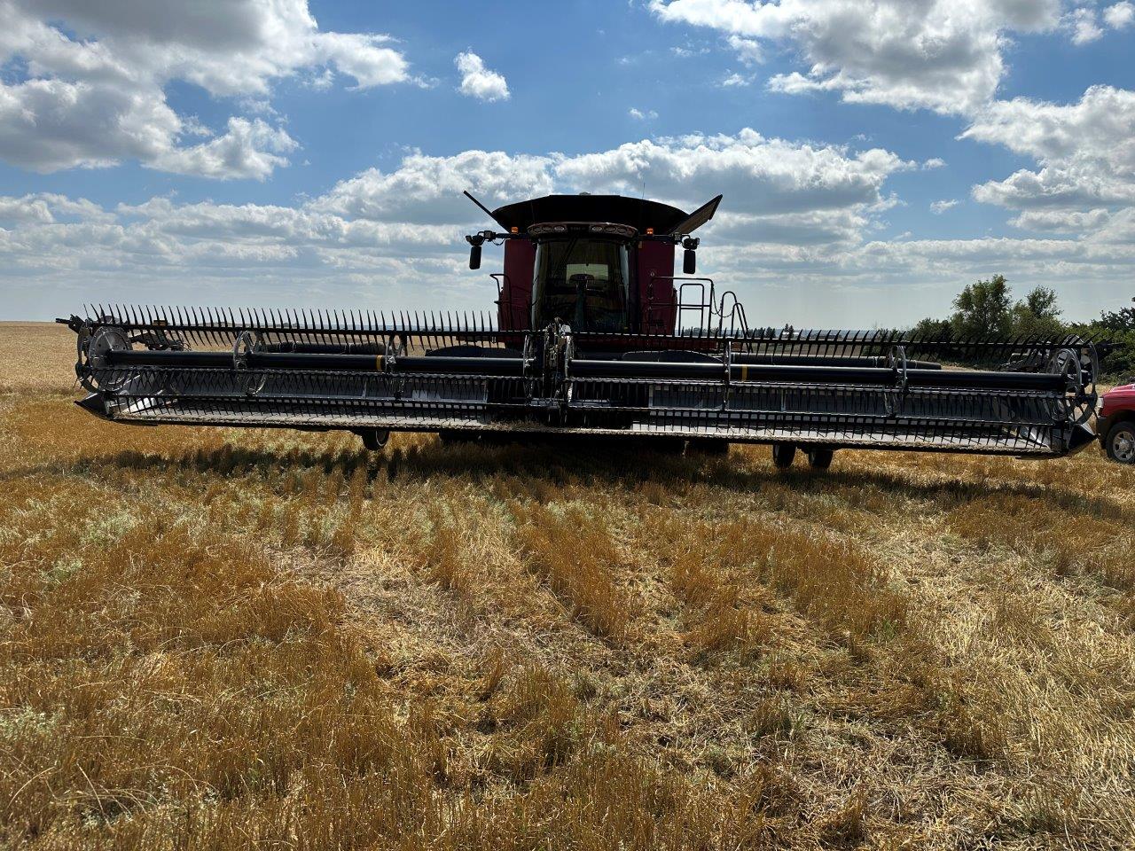 2022 MacDon FD240 Header Combine