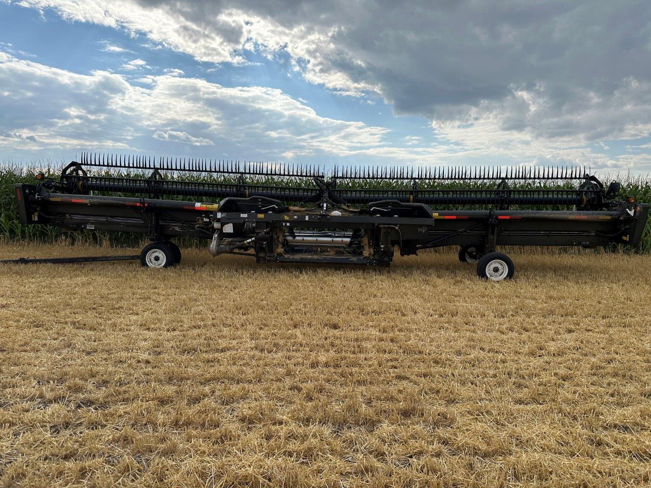 2019 MacDon FD140 Header Combine