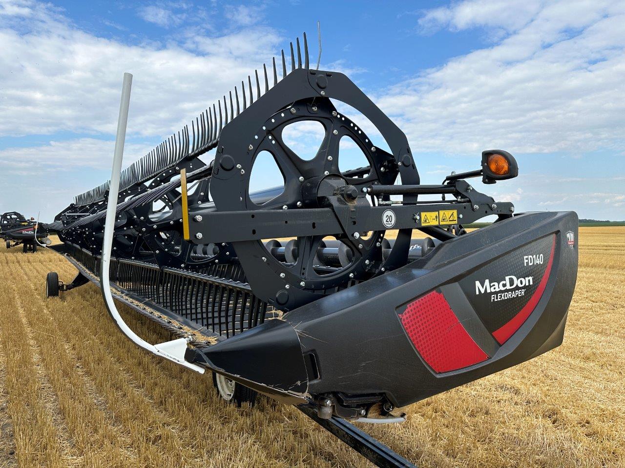 2019 MacDon FD140 Header Combine