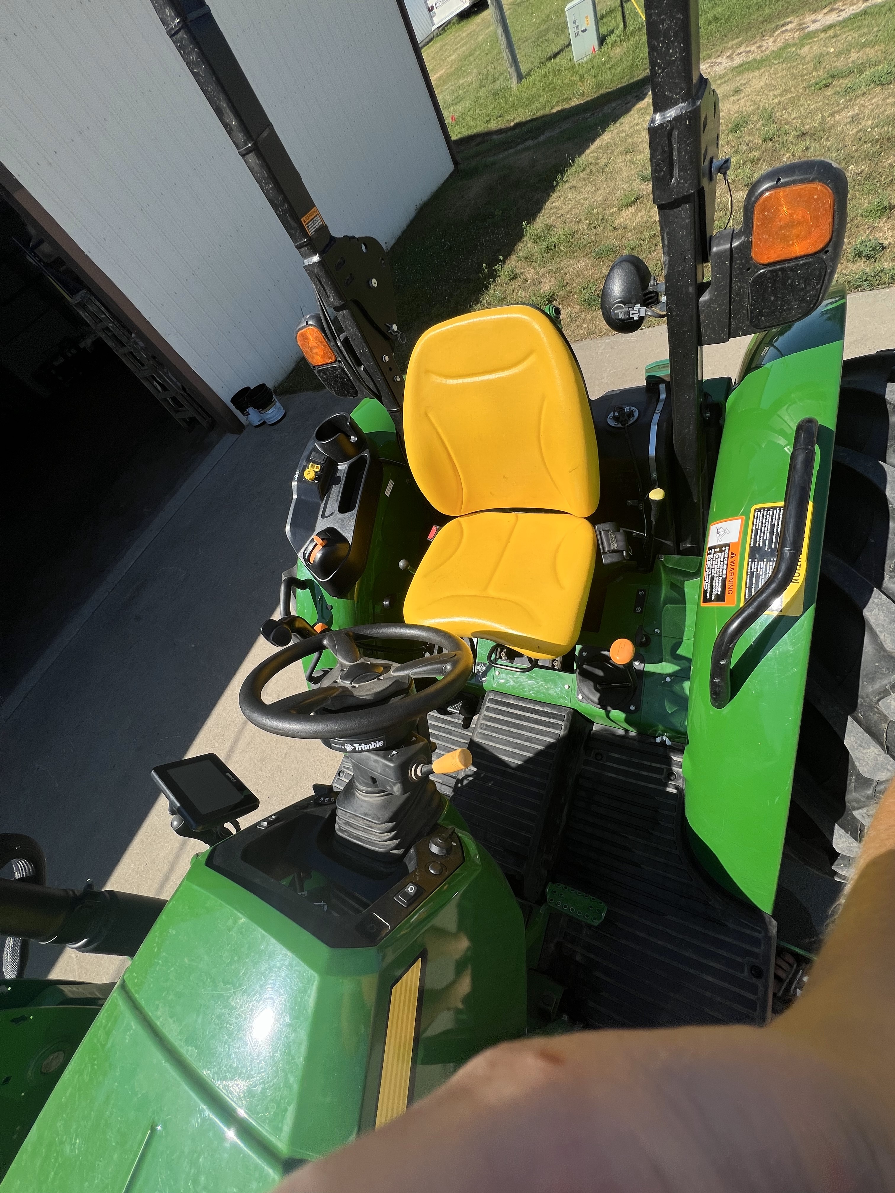 2022 John Deere 5065E Tractor