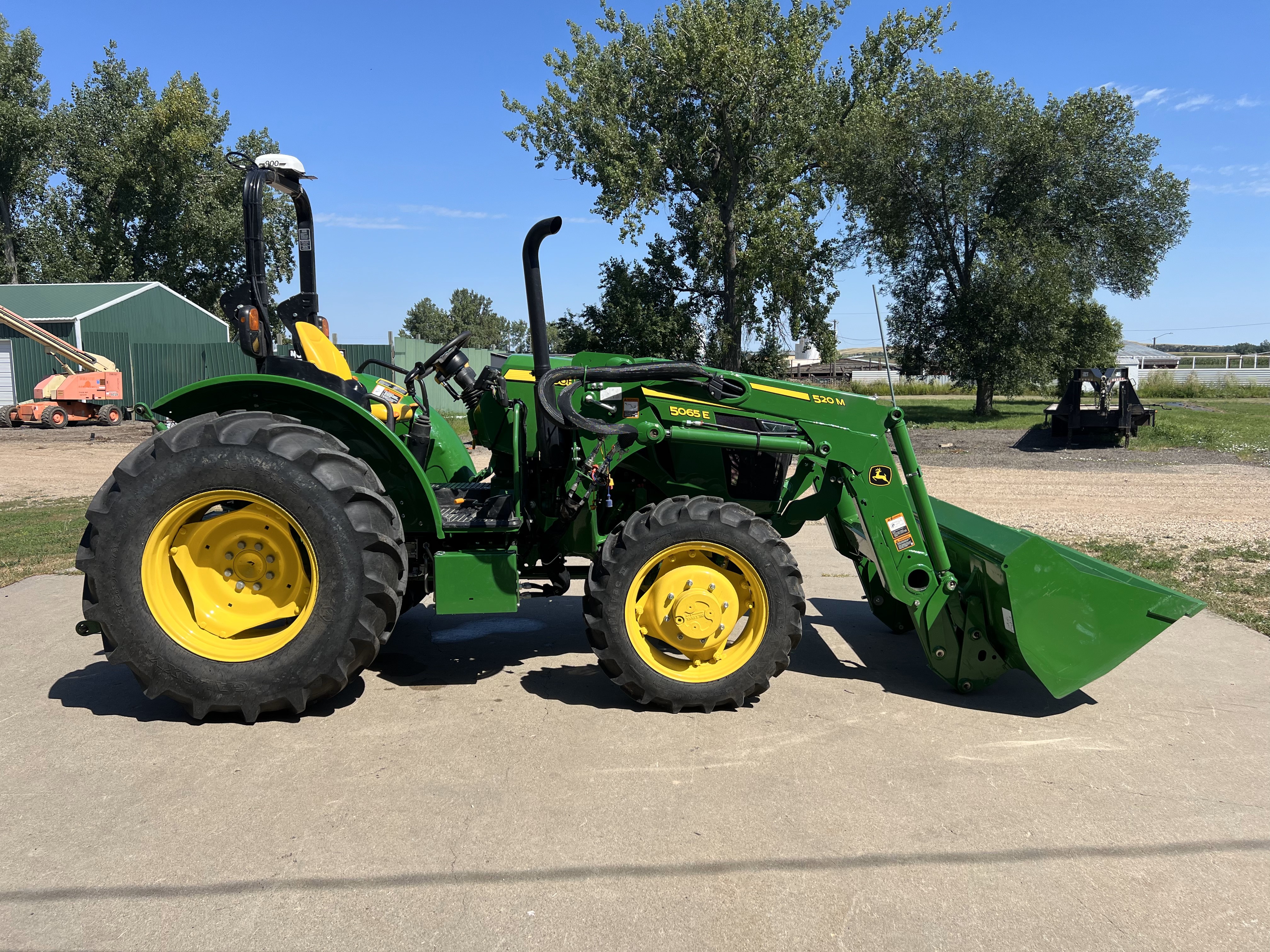 2022 John Deere 5065E Tractor