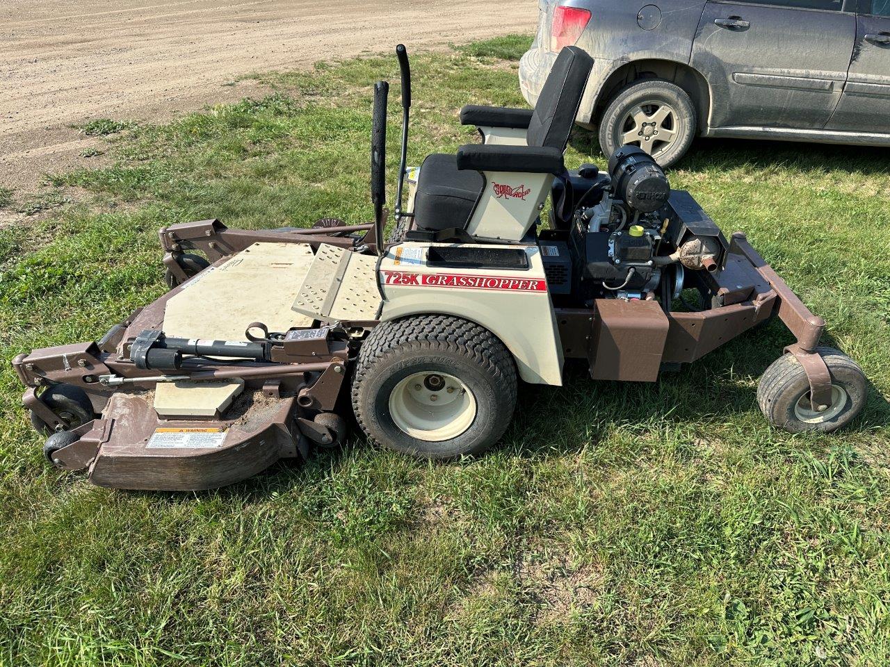 2014 Grasshopper 725KT Mower/Front Deck