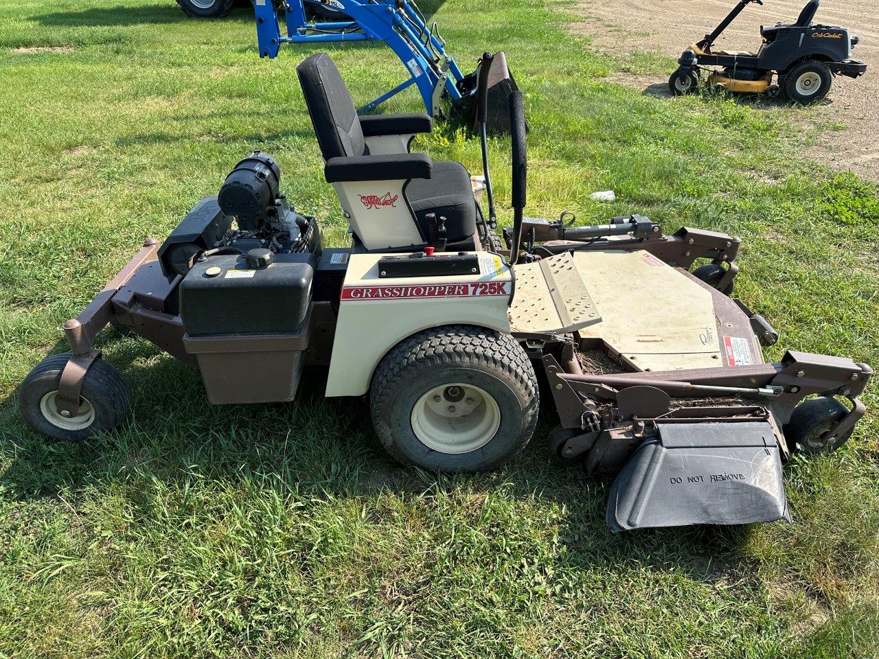 2014 Grasshopper 725KT Mower/Front Deck