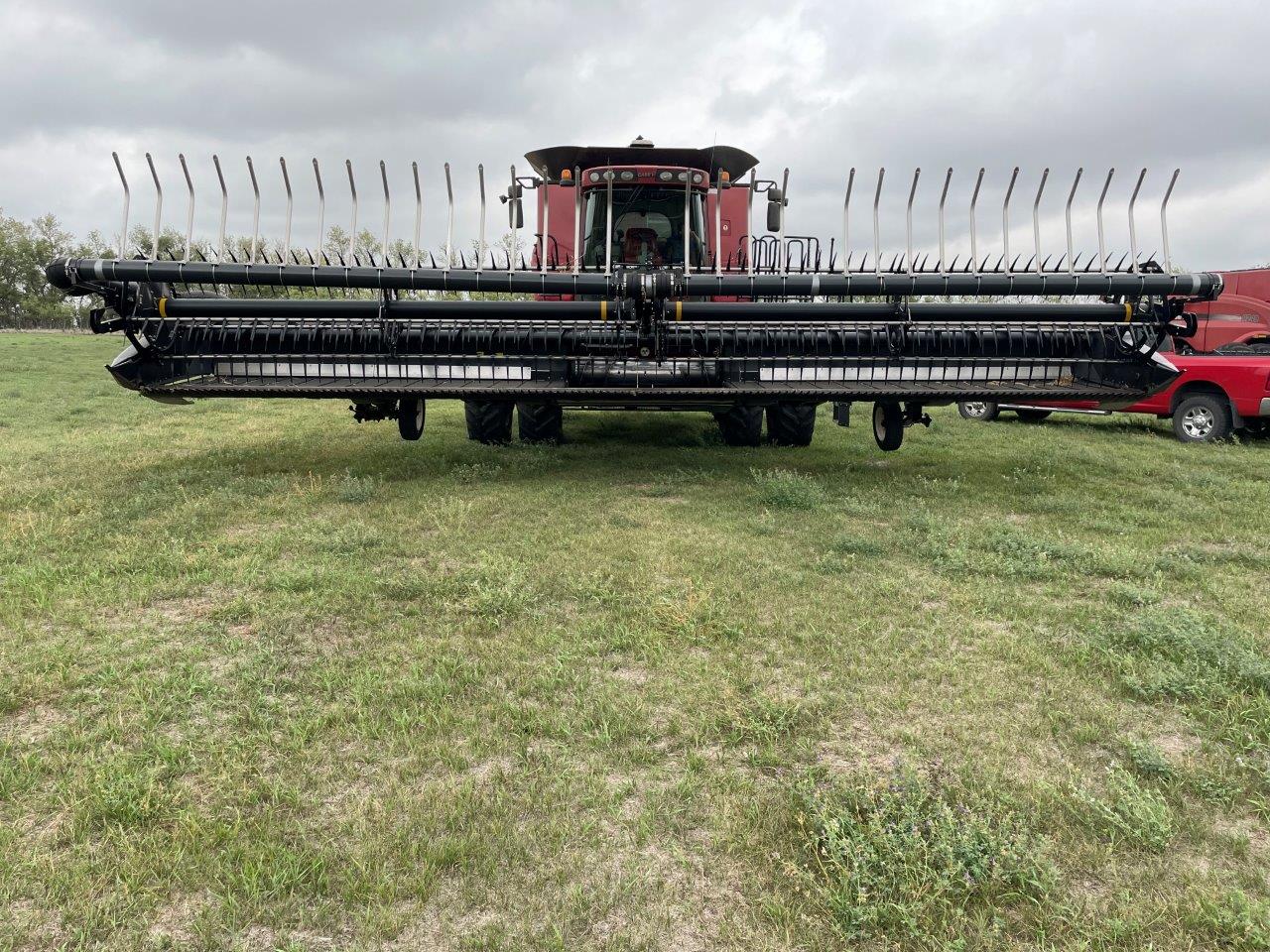 2013 MacDon FD75-35 Header Combine