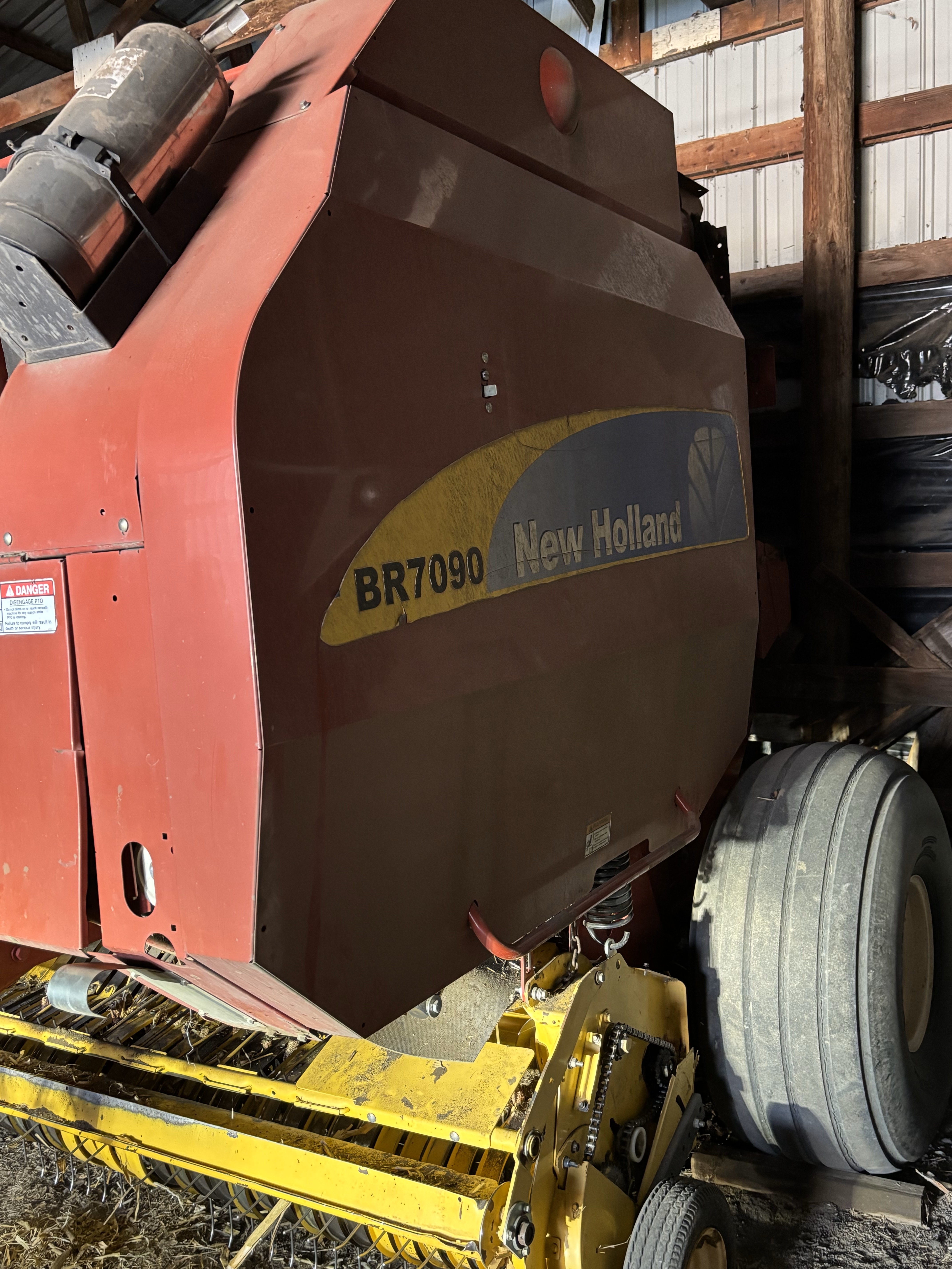 2011 New Holland BR7090 Baler/Round