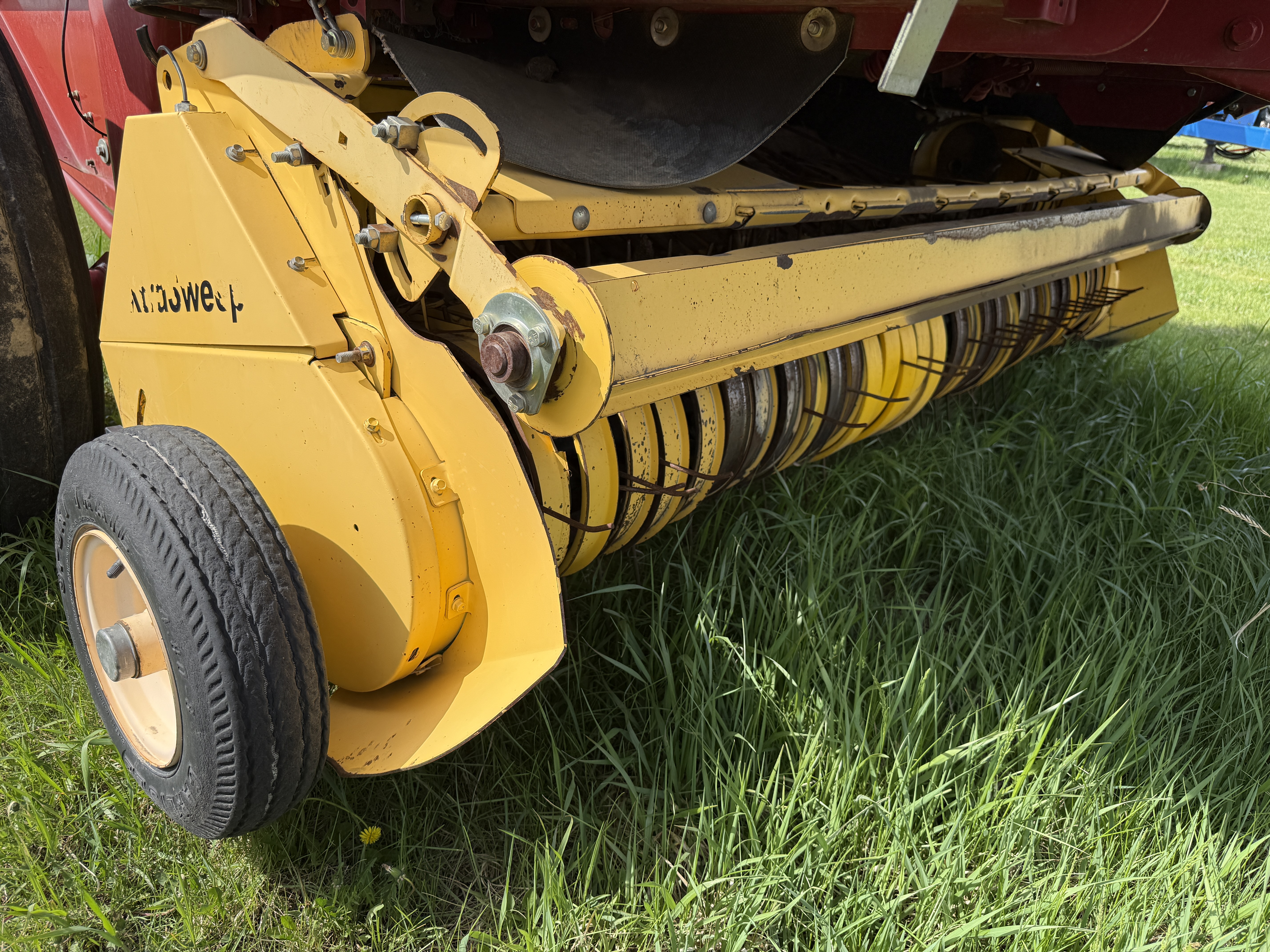 2011 New Holland BR7090 Baler/Round