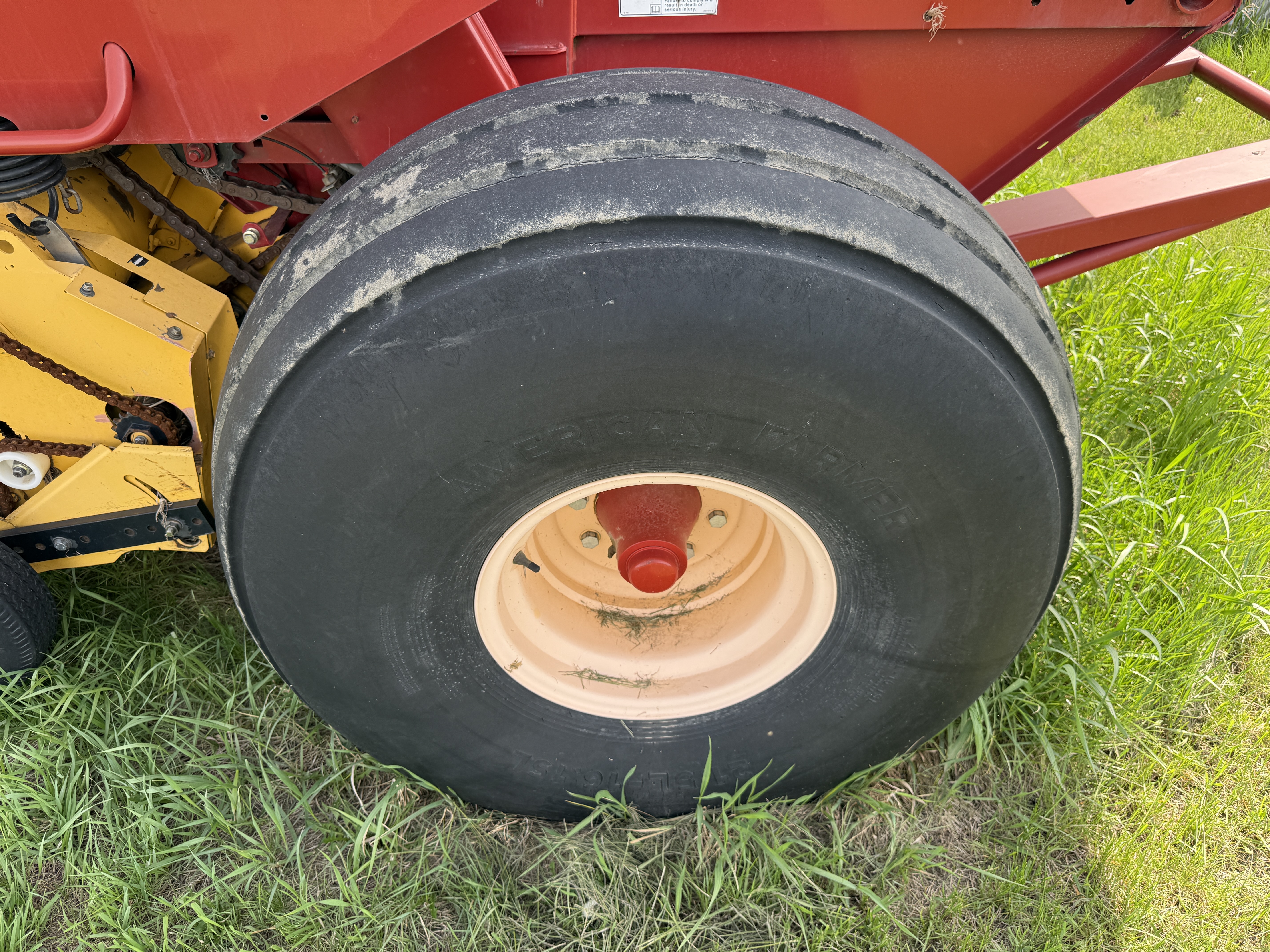 2011 New Holland BR7090 Baler/Round