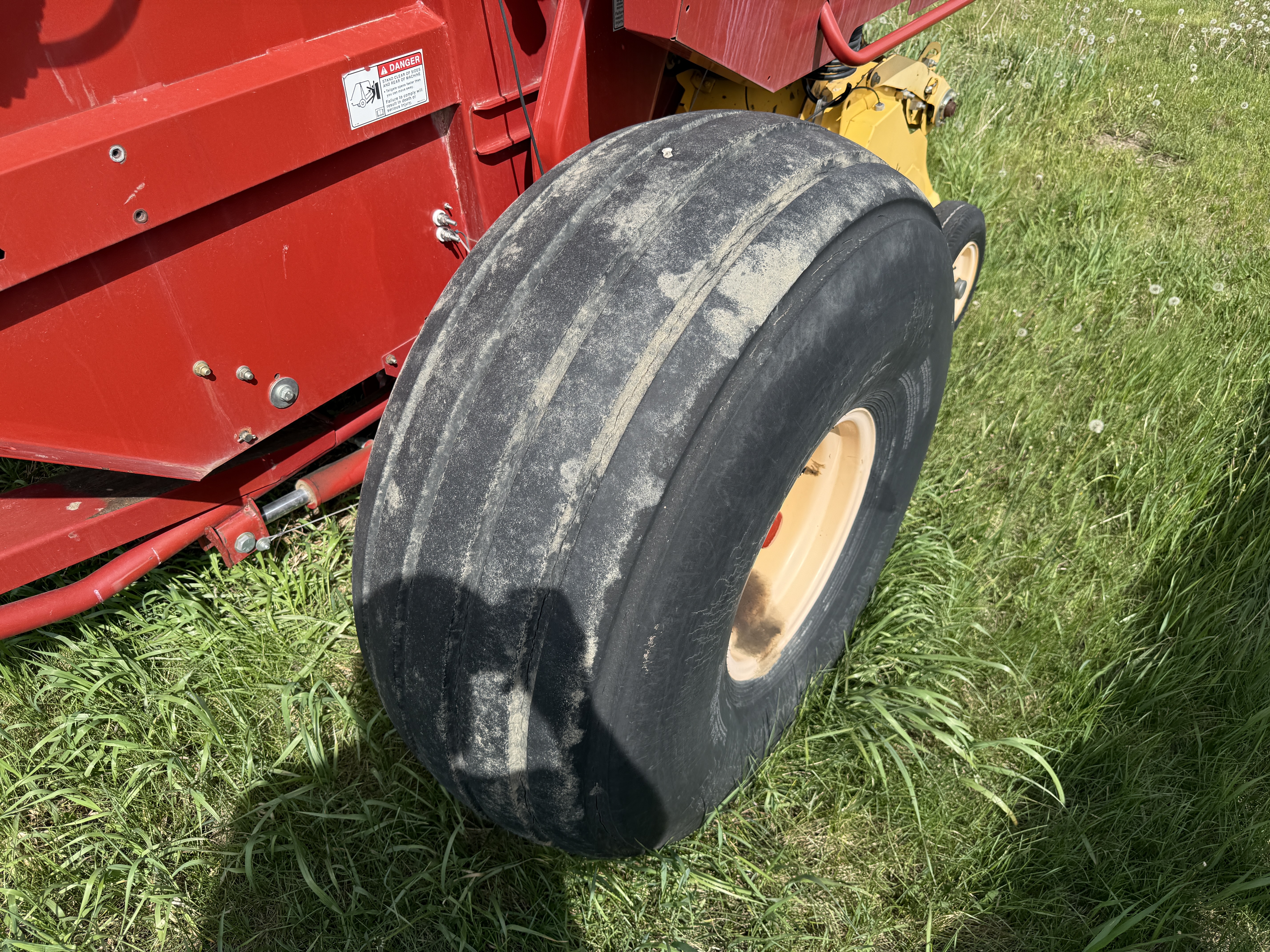 2011 New Holland BR7090 Baler/Round