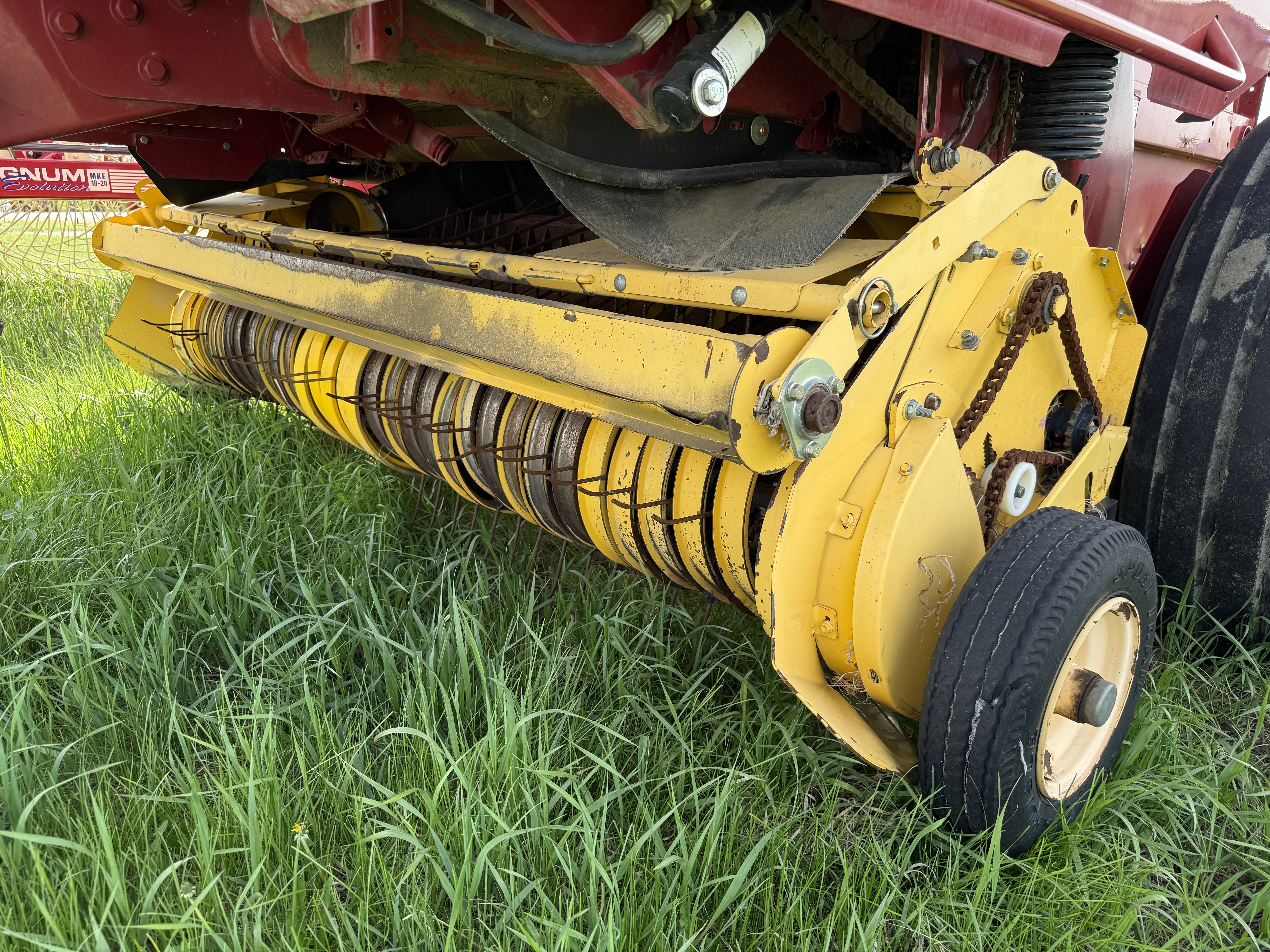 2011 New Holland BR7090 Baler/Round