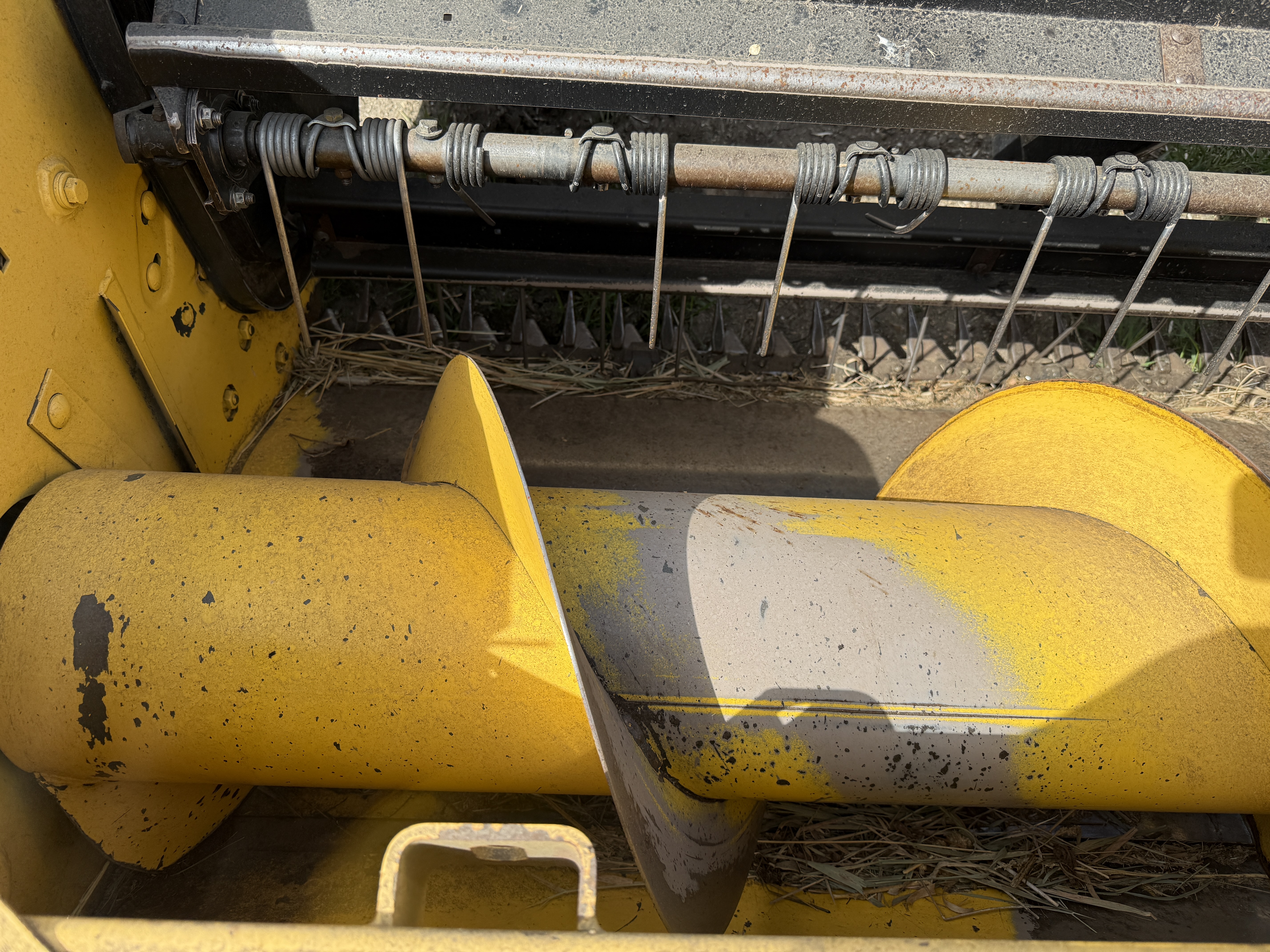 2011 New Holland HS16 Header Hay