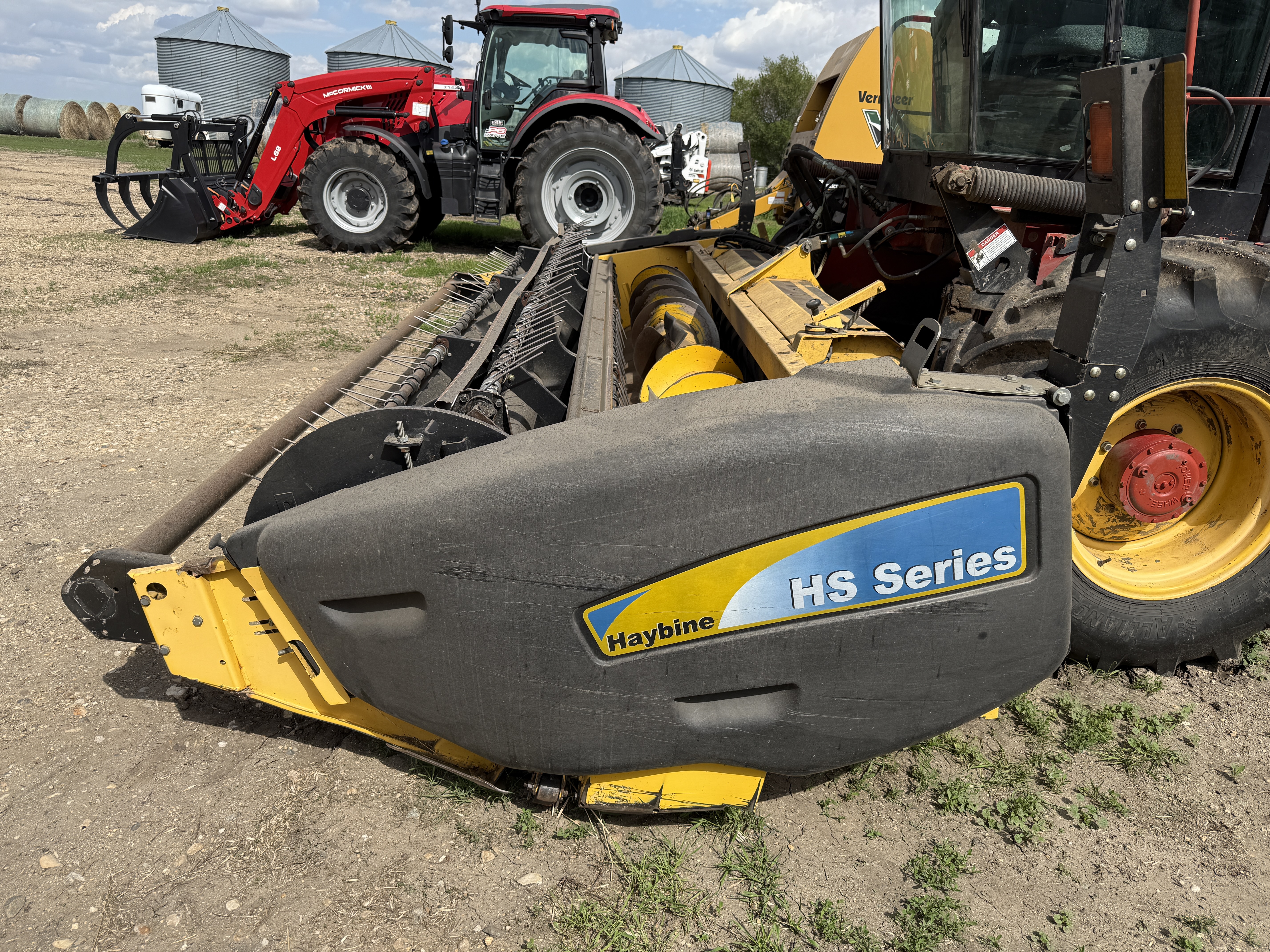2011 New Holland HS16 Header Hay