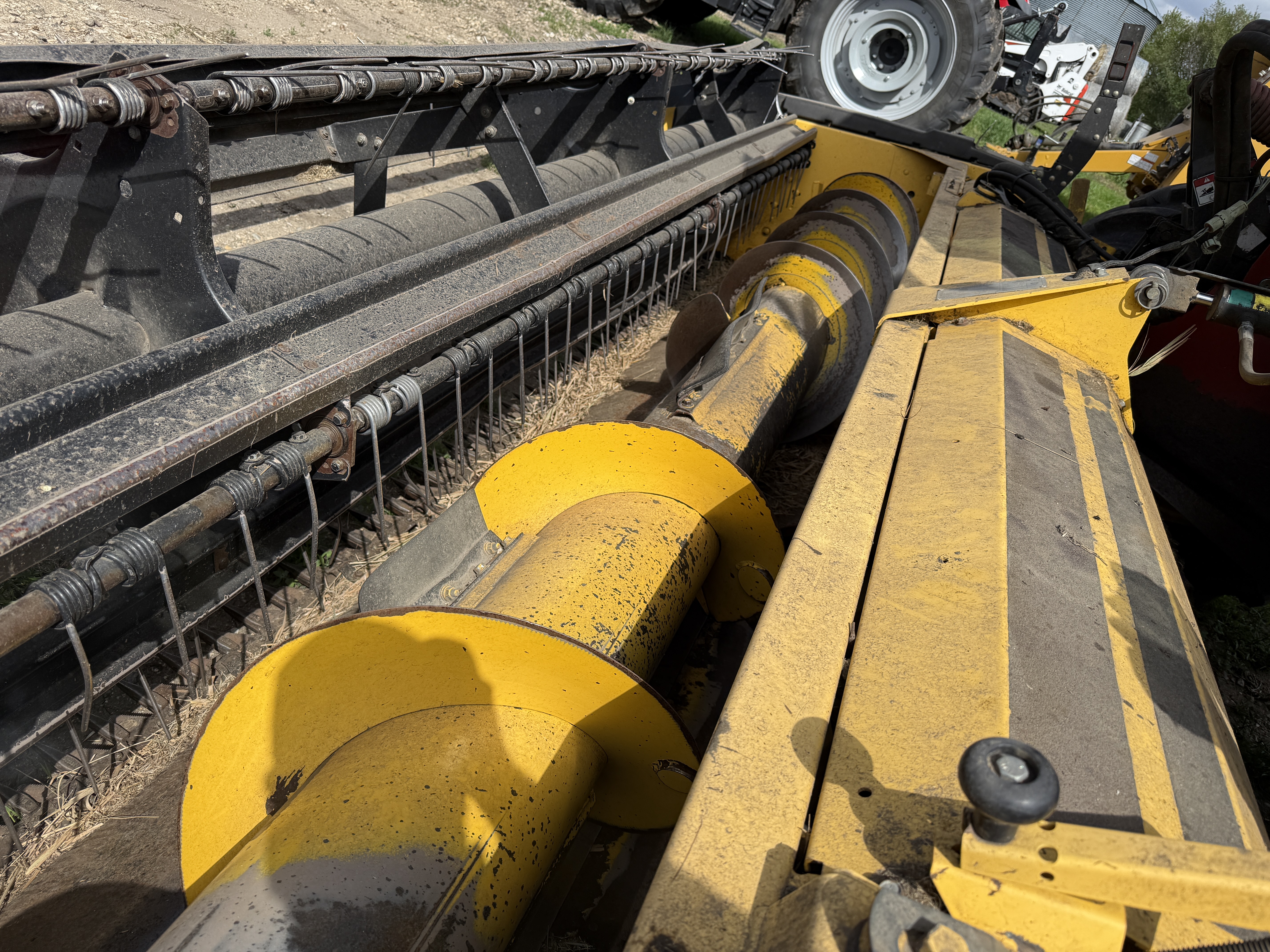 2011 New Holland HS16 Header Hay