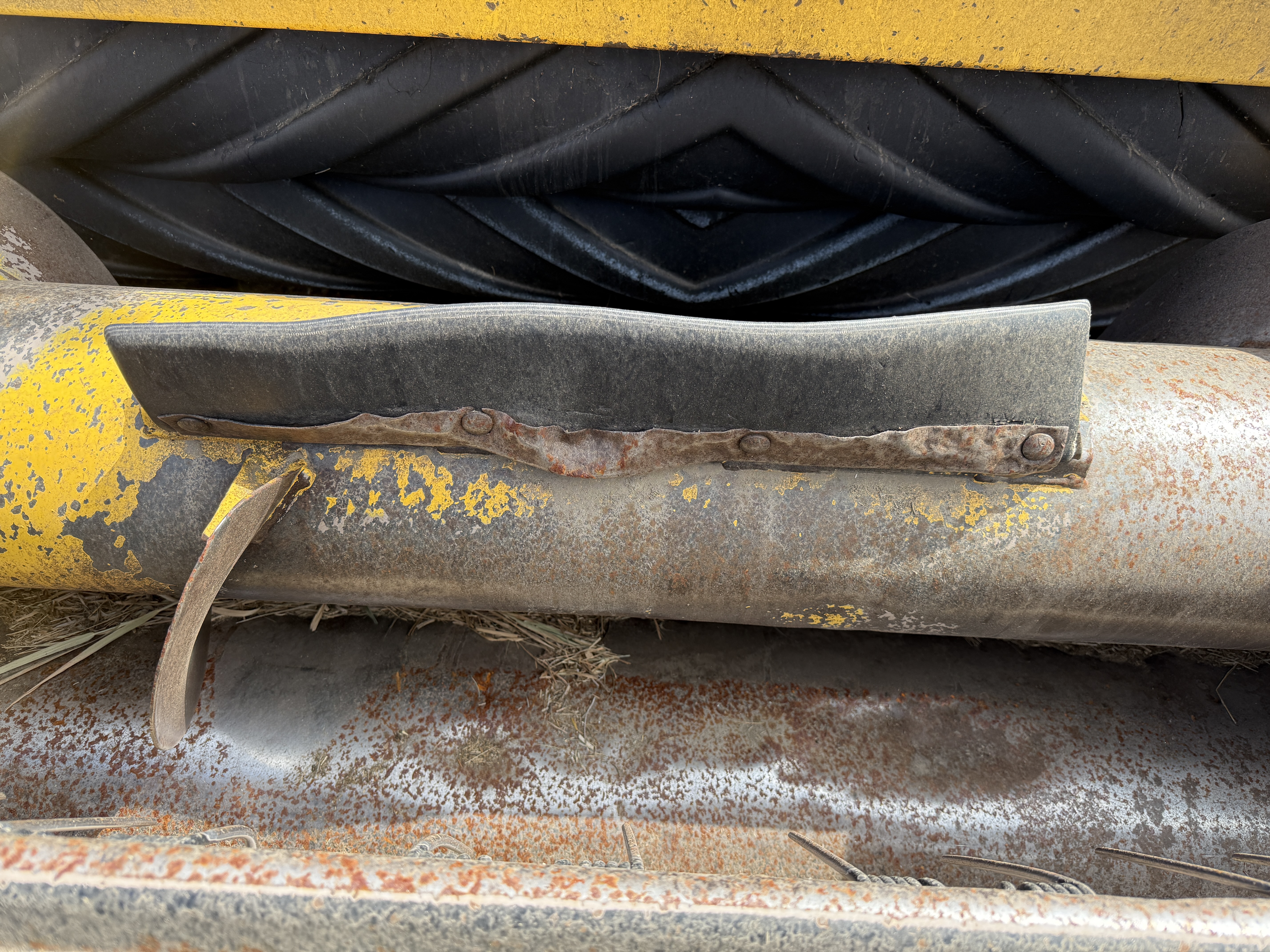 2011 New Holland HS16 Header Hay