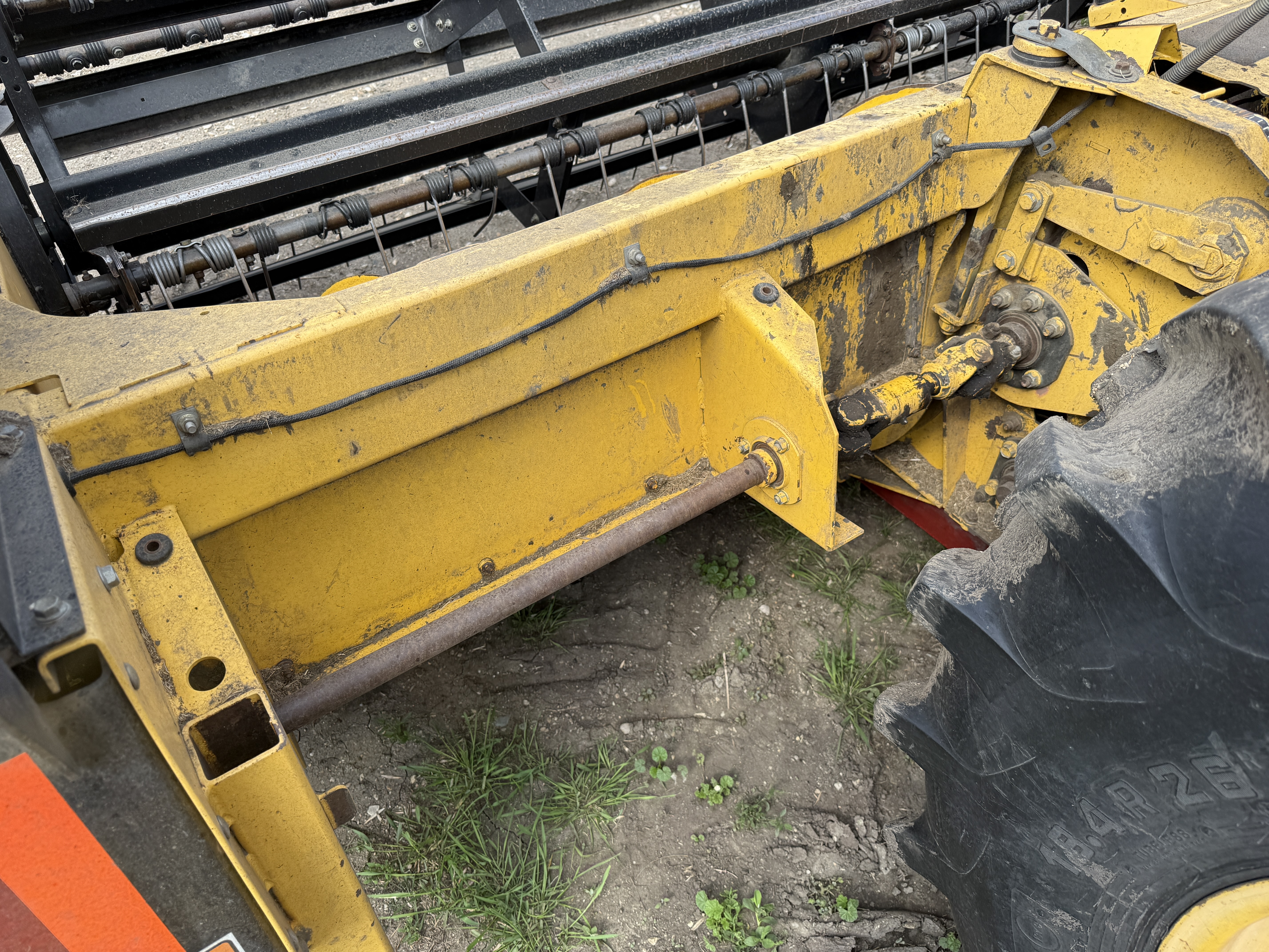 2011 New Holland HS16 Header Hay