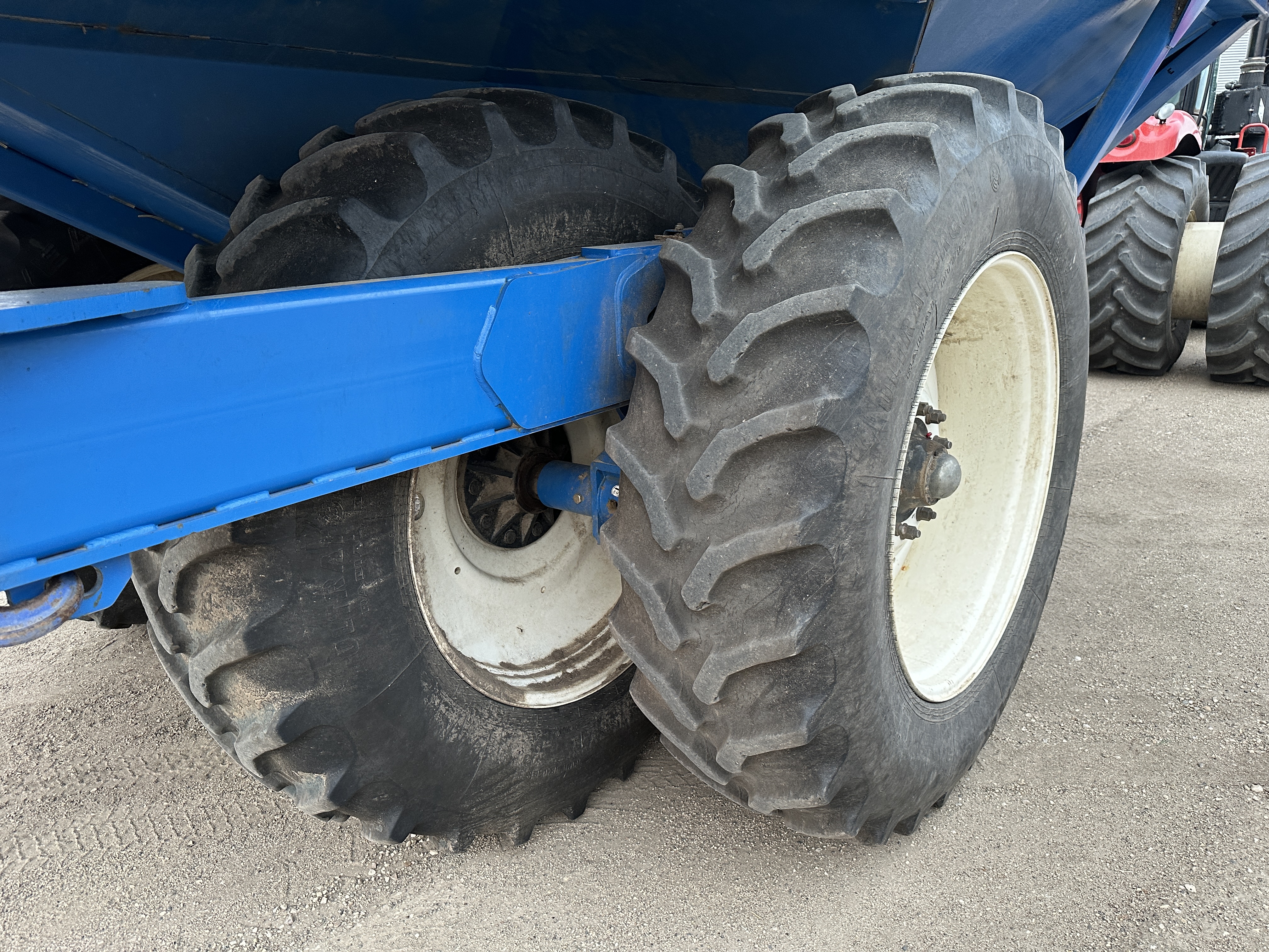 2014 Brandt 1322XR Grain Cart