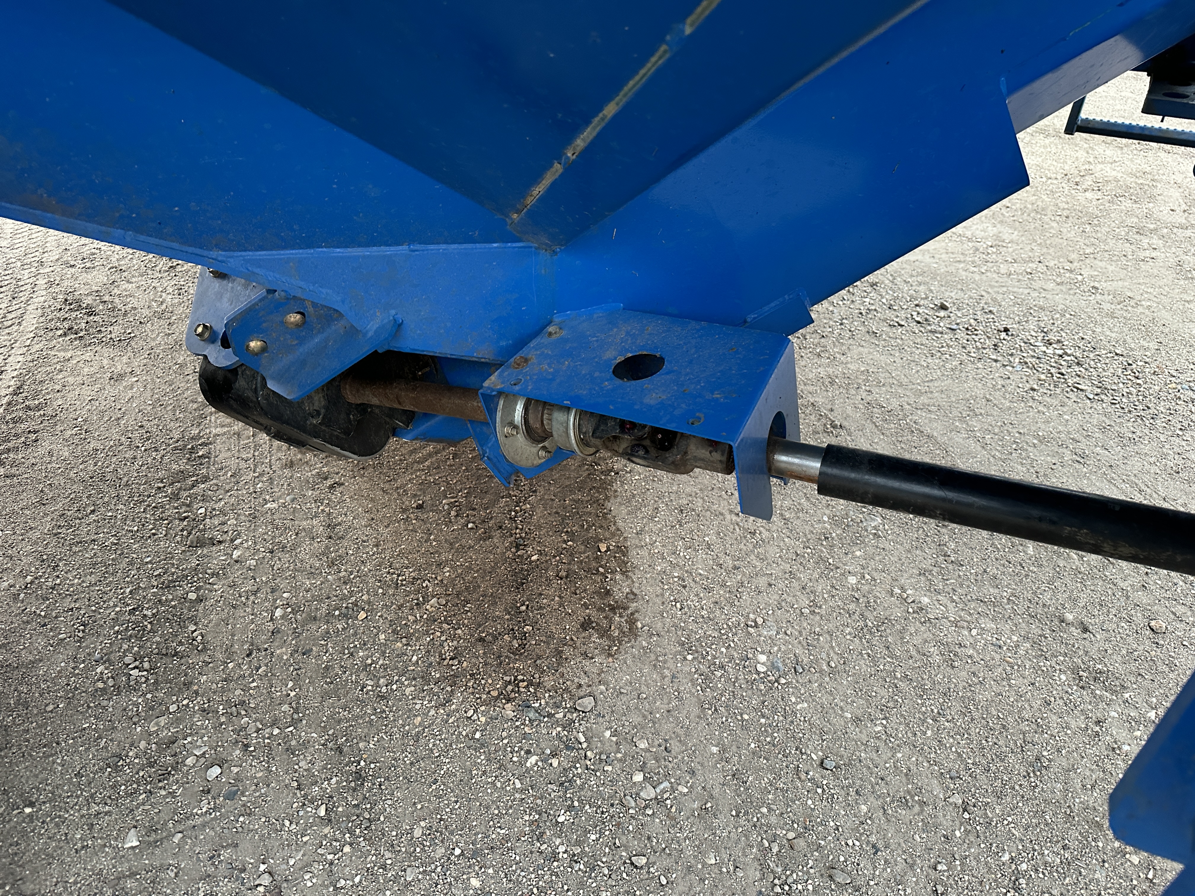 2014 Brandt 1322XR Grain Cart