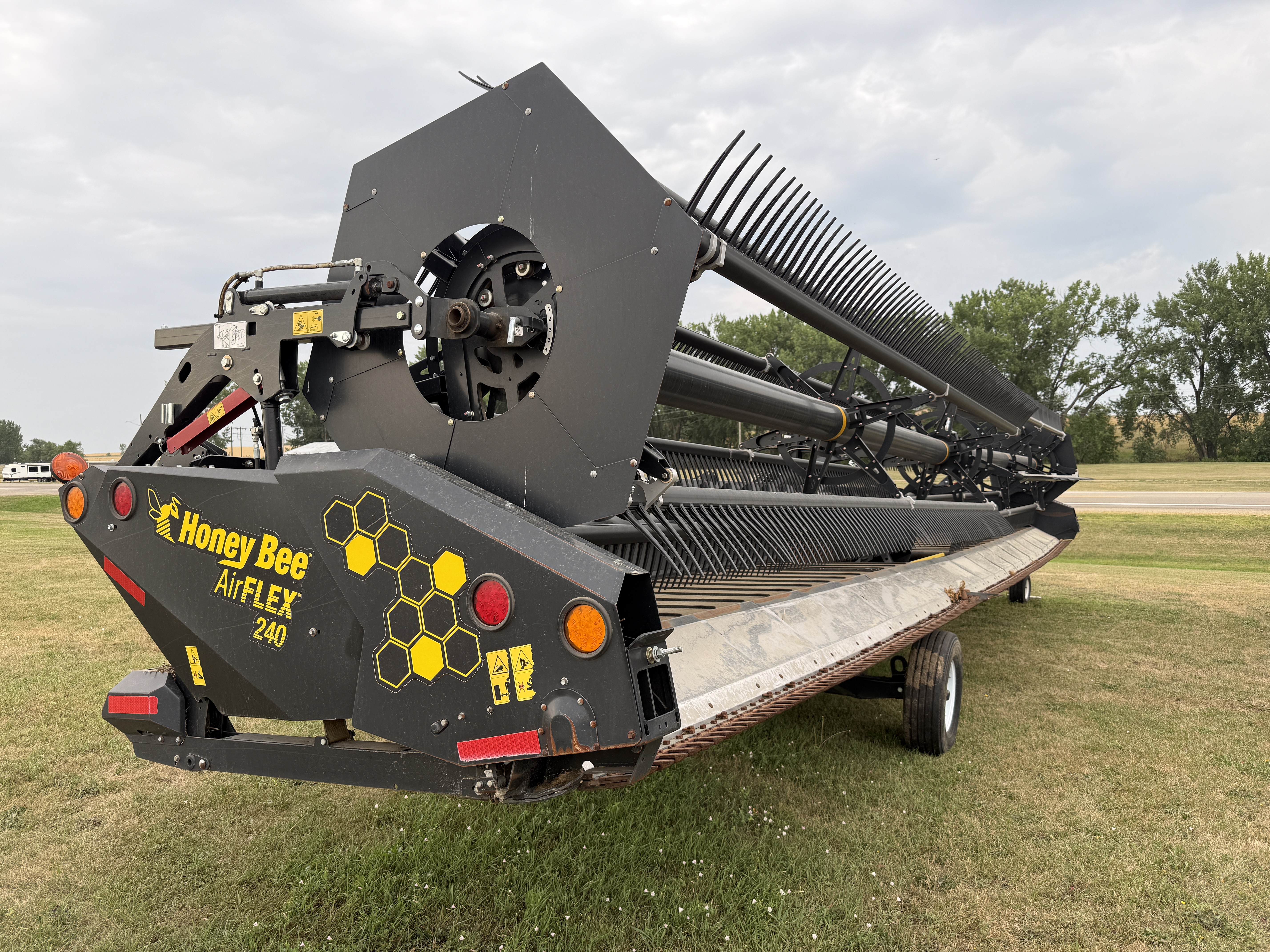 2023 Honey Bee AF240 Header Draper