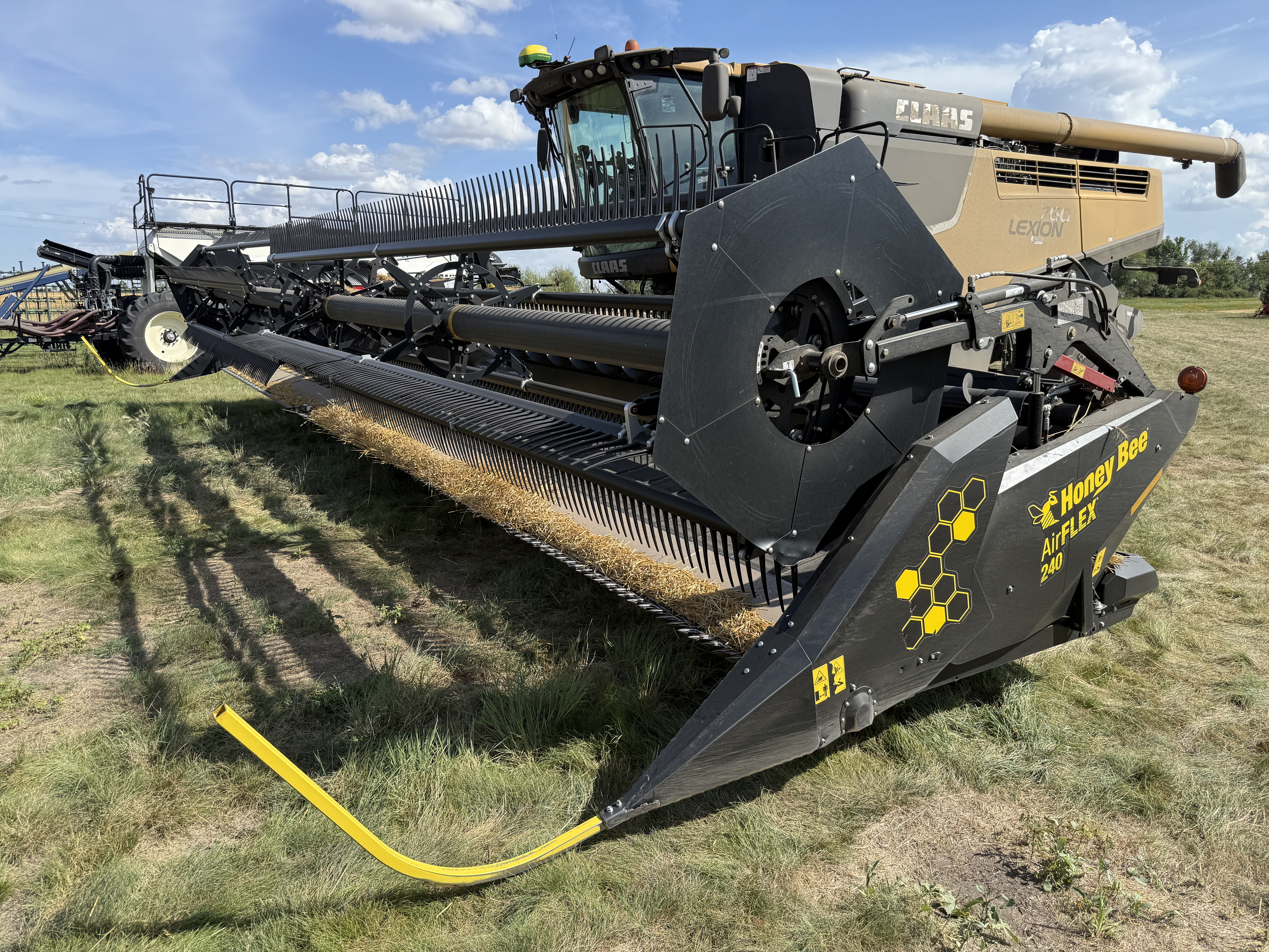 2023 Honey Bee AF240 Header Draper