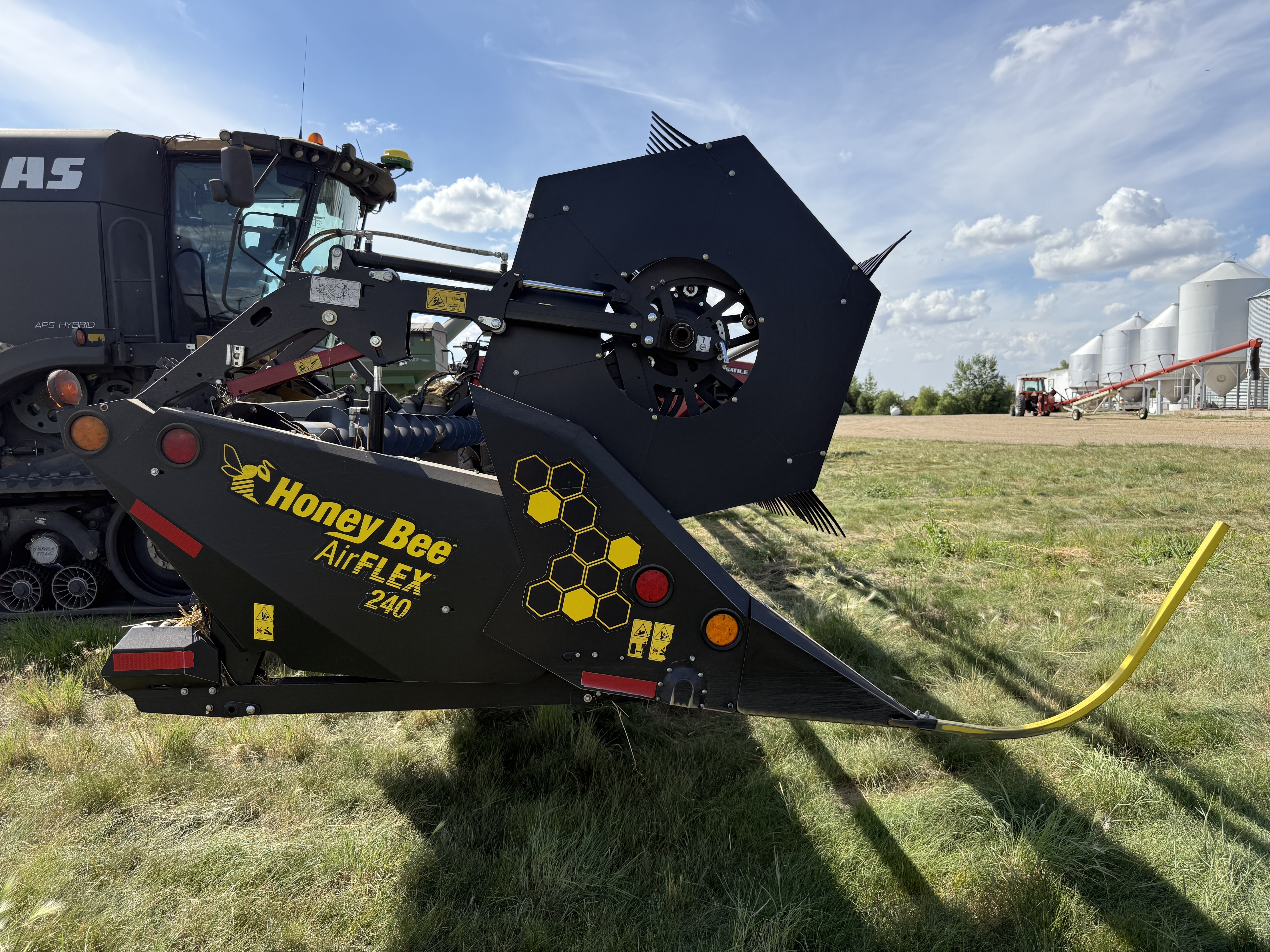 2023 Honey Bee AF240 Header Draper