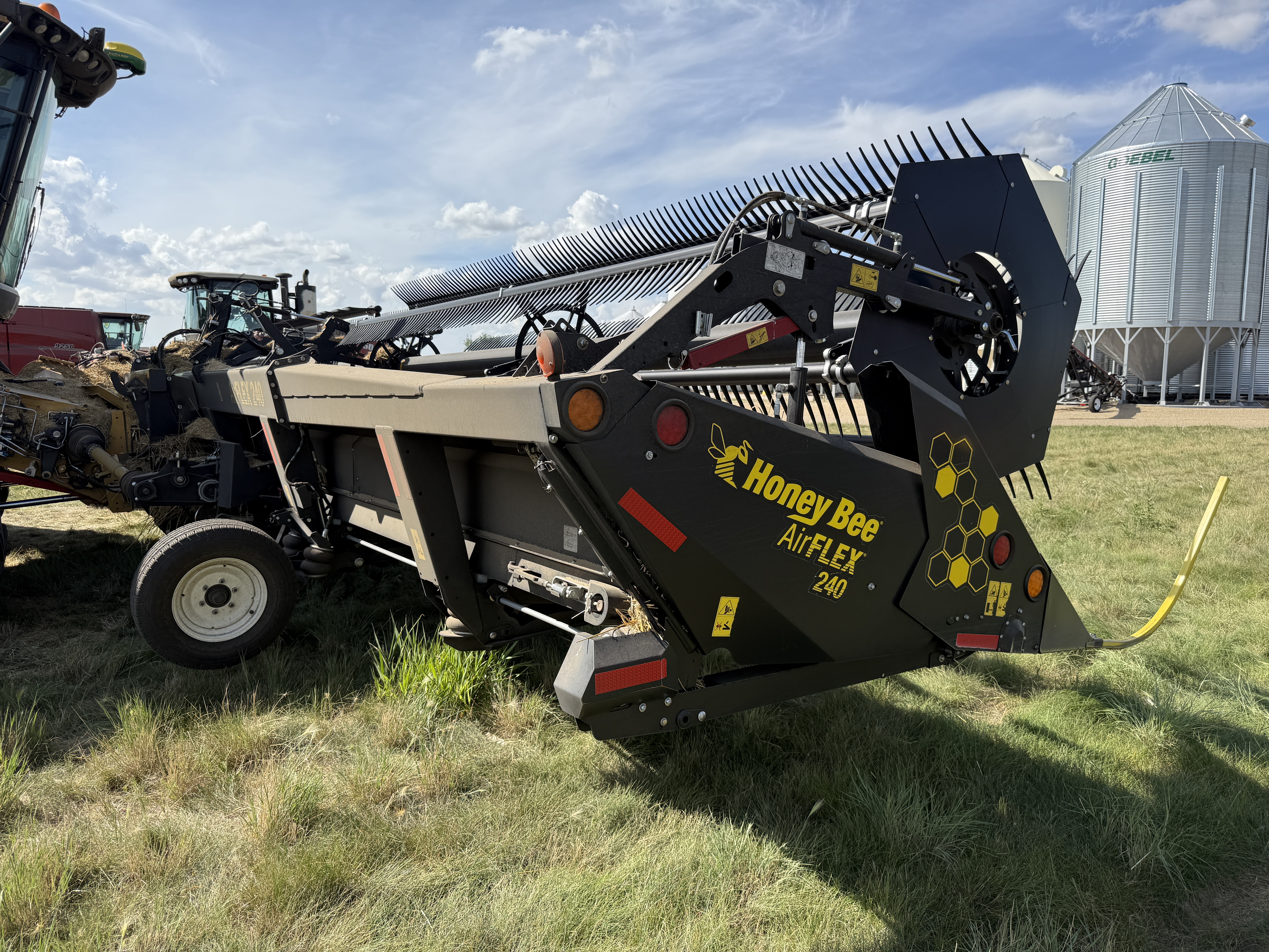 2023 Honey Bee AF240 Header Draper