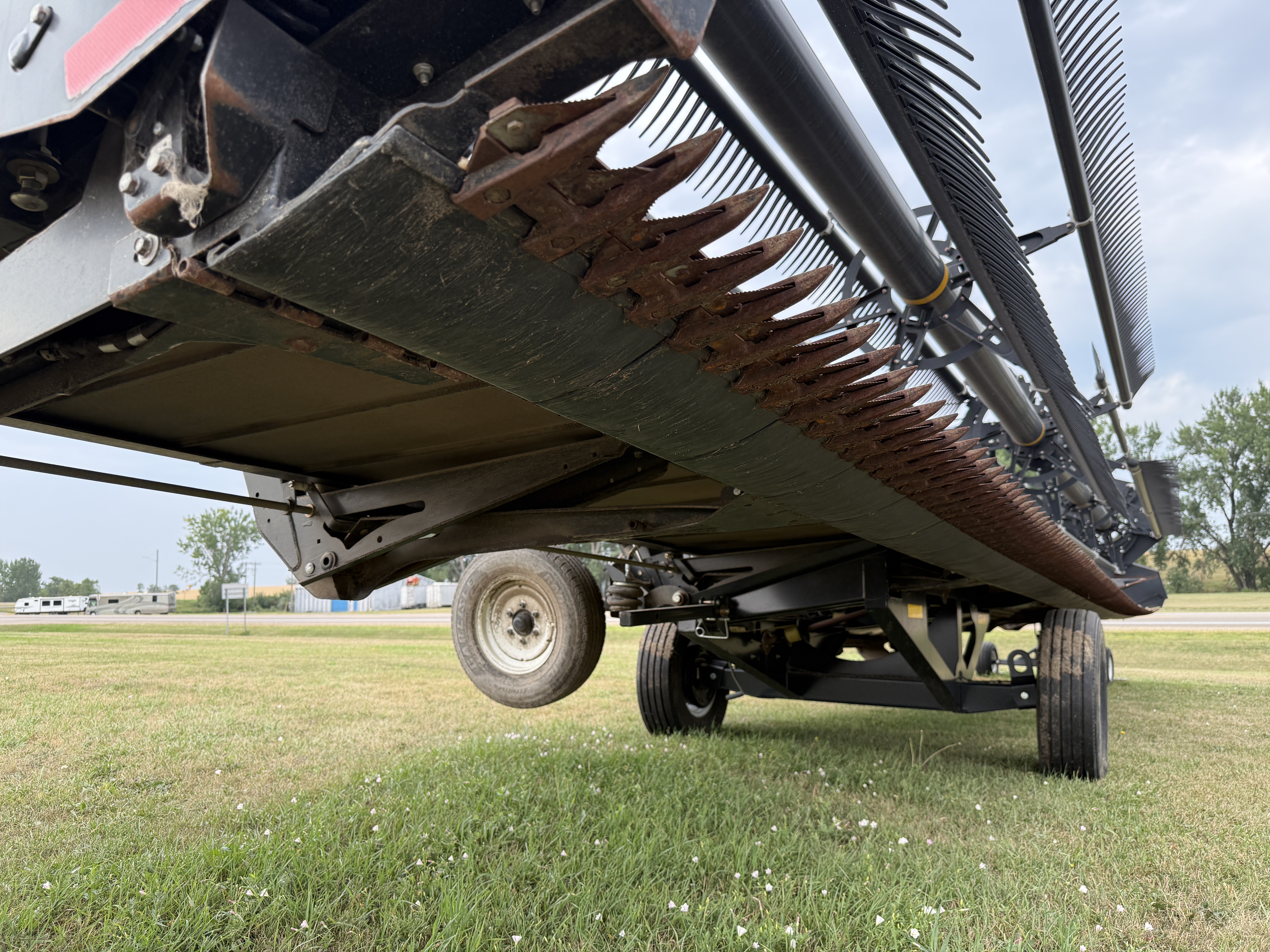 2023 Honey Bee AF240 Header Draper