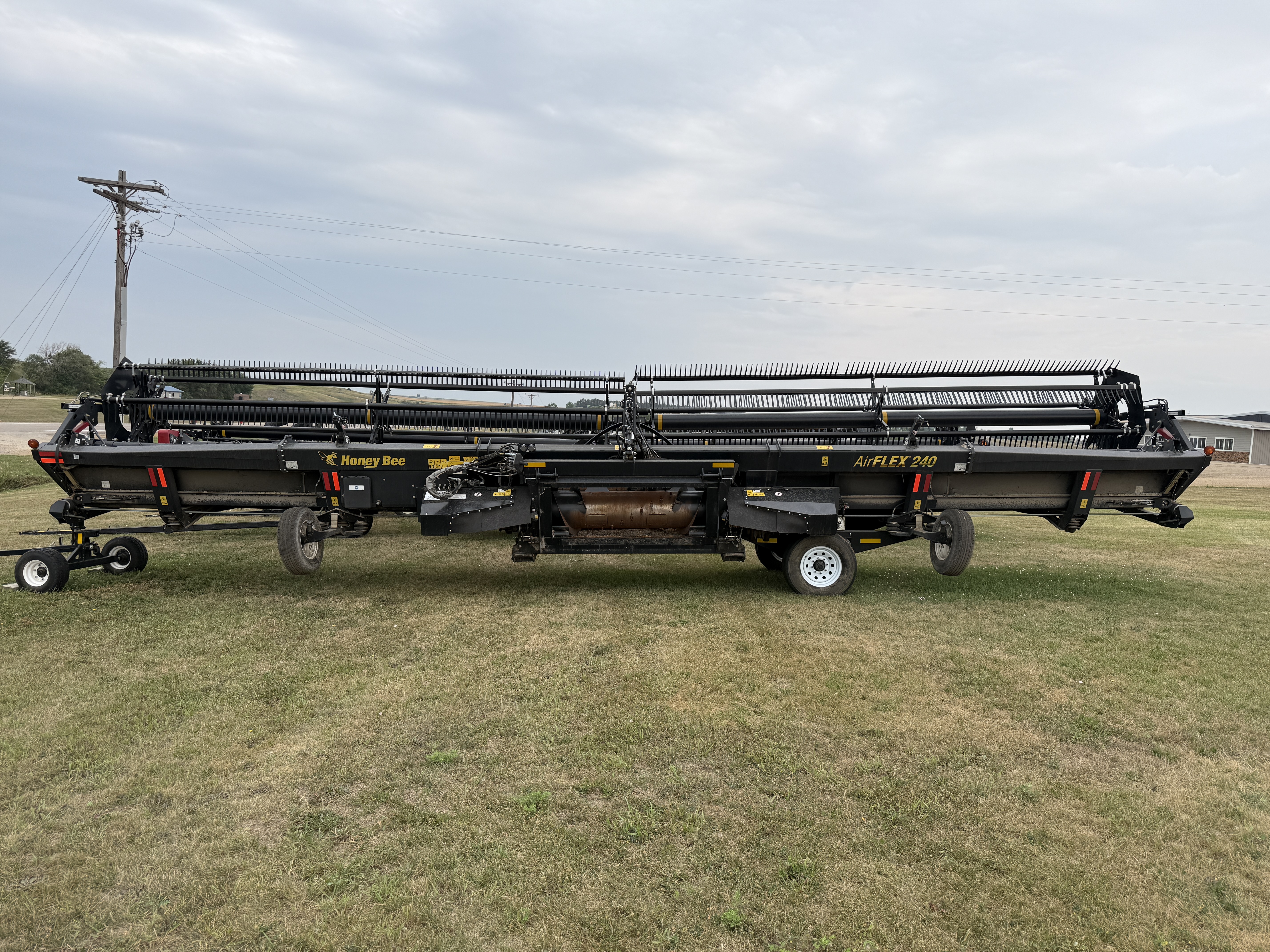 2023 Honey Bee AF240 Header Draper