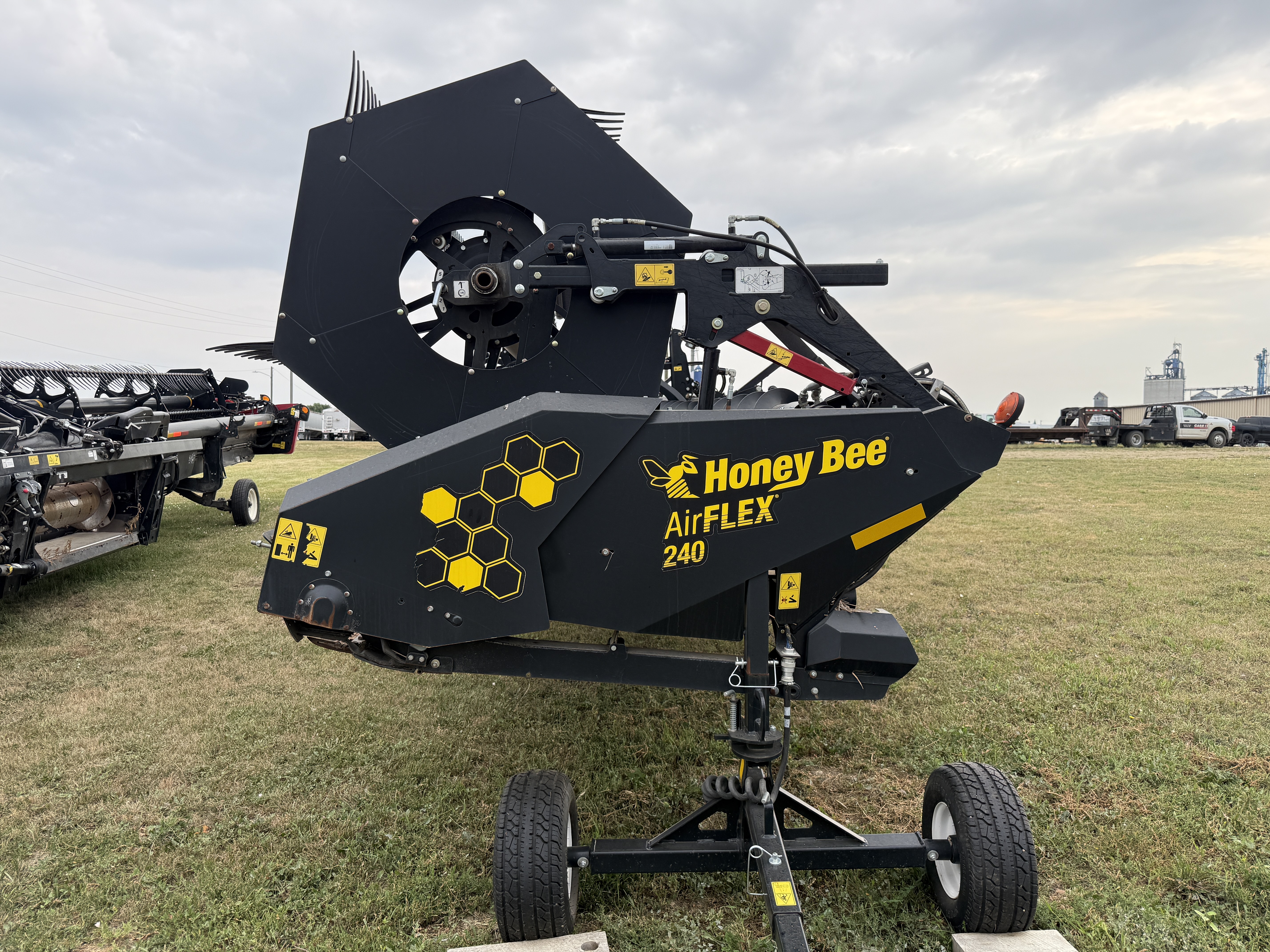 2023 Honey Bee AF240 Header Draper
